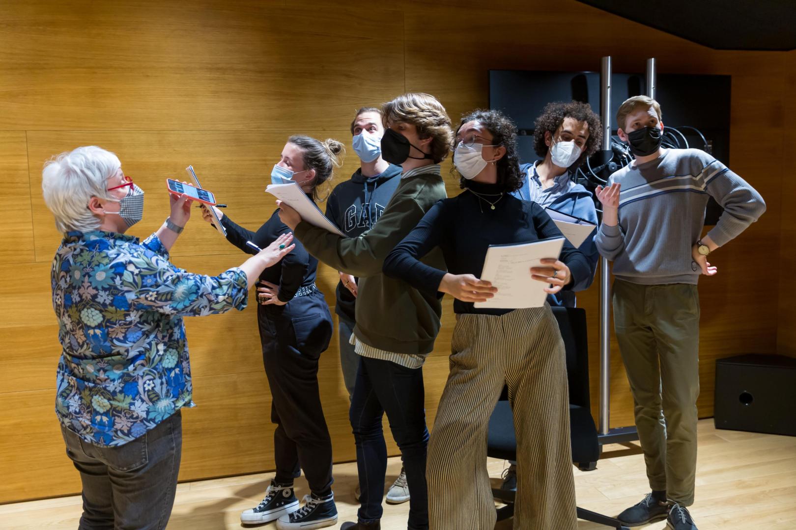 Ensayo de 'La zarzuela de los paraguas'