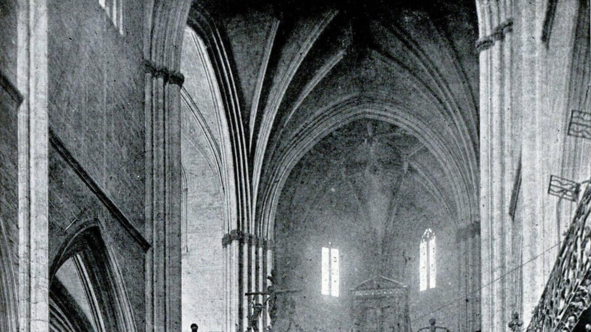 Nave mayor de la catedral antes de la intervención de 1940