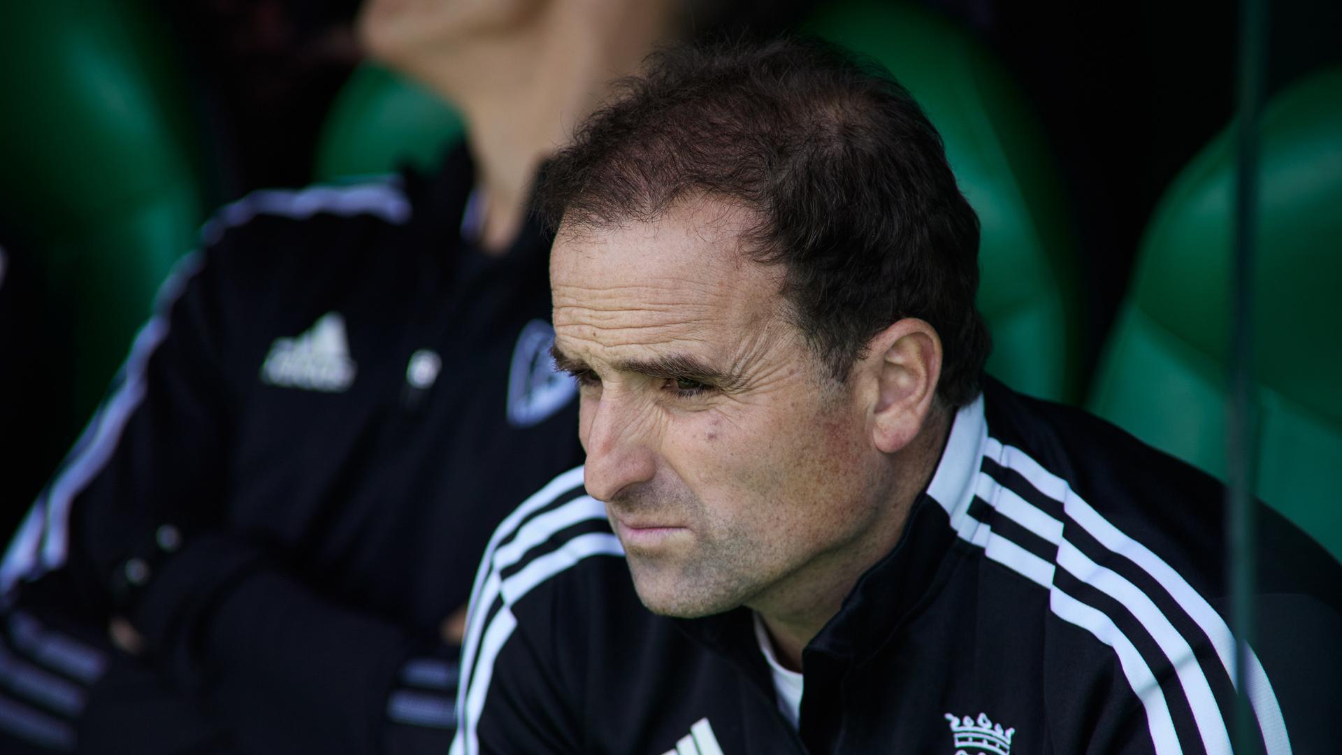 El entrenador de Osasuna, Jagoba Arrasate, en el Benito Villamarín