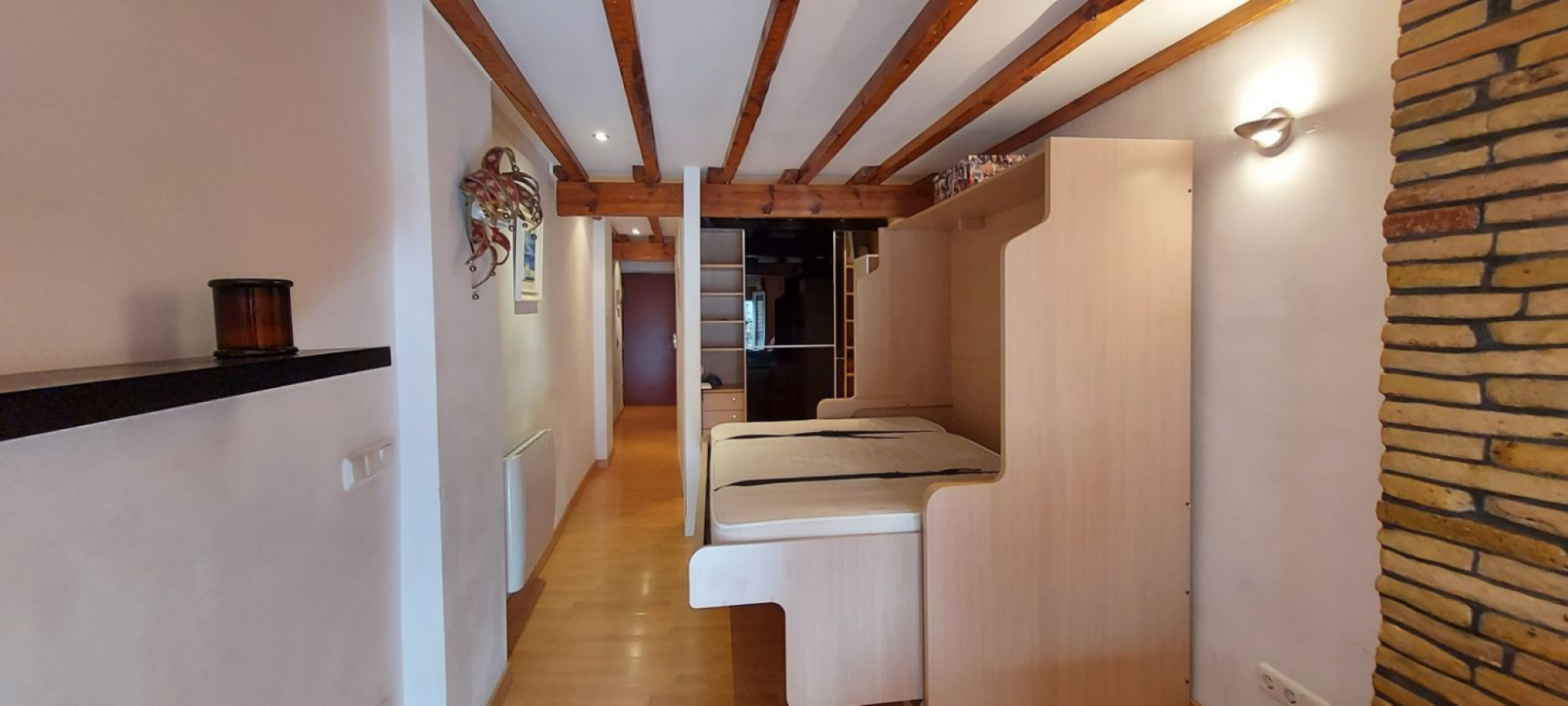 Interior del domicilio ofertado en la calle Descalzos, en el centro de Pamplona