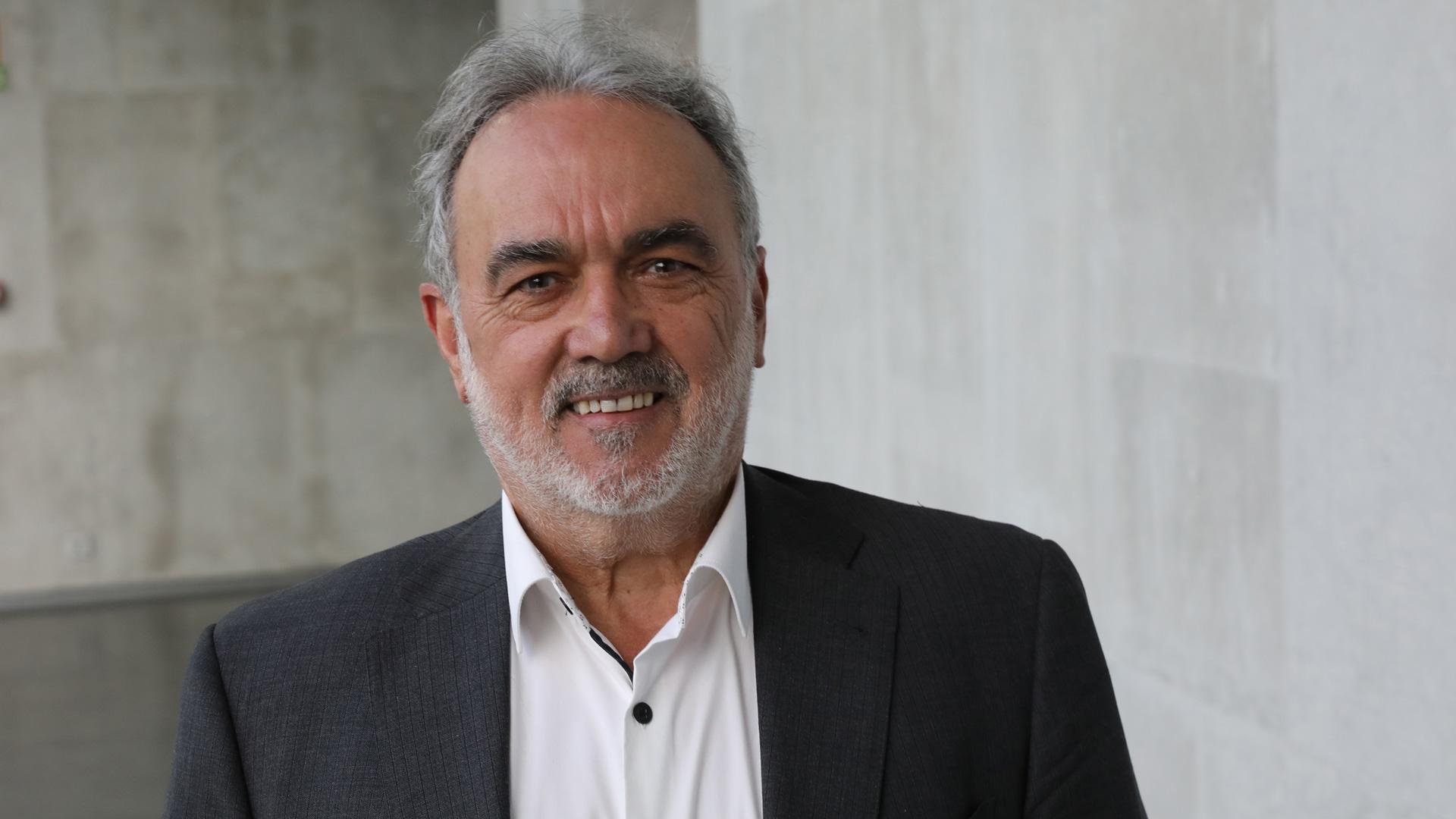 El psicólogo especialista en sexología y educación sexual José Luís García ha comparecido en la Comisión de Educación del Parlamento de Navarra