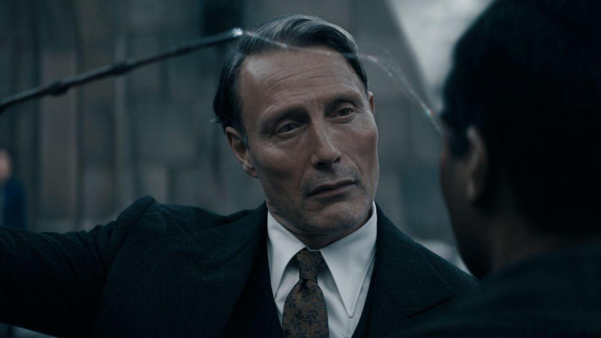 Mads Mikkelsen en el papel de Grindelwald en 'Animales fantásticos: Los secretos de Dumbledore'  ©copyright los40.com