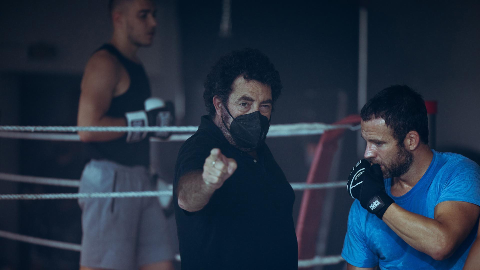 Daniel Calparsoro en el rodaje de ‘Operación Marea Negra’, que ya prepara una segunda temporada