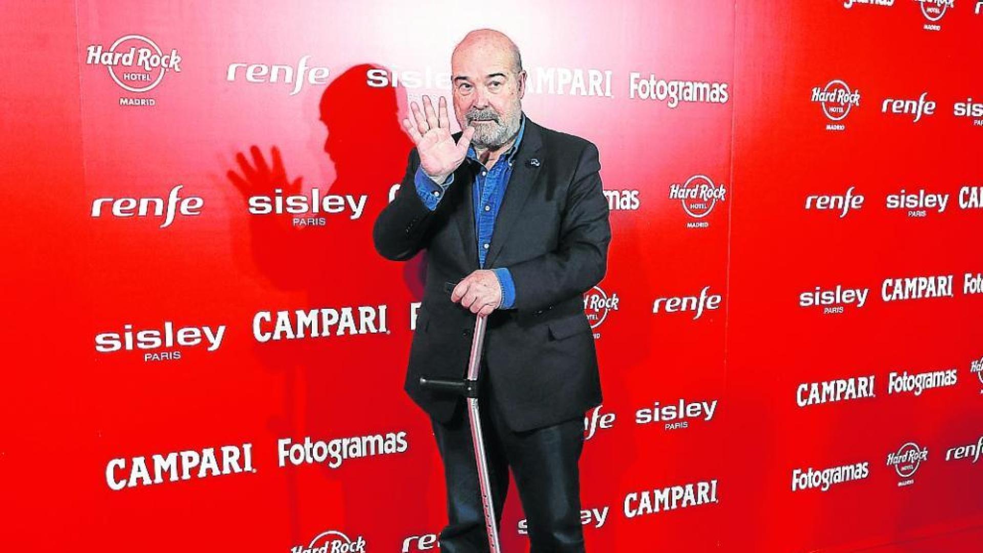 El actor Antonio Resines se apoya en una muleta en una de sus últimas apariciones