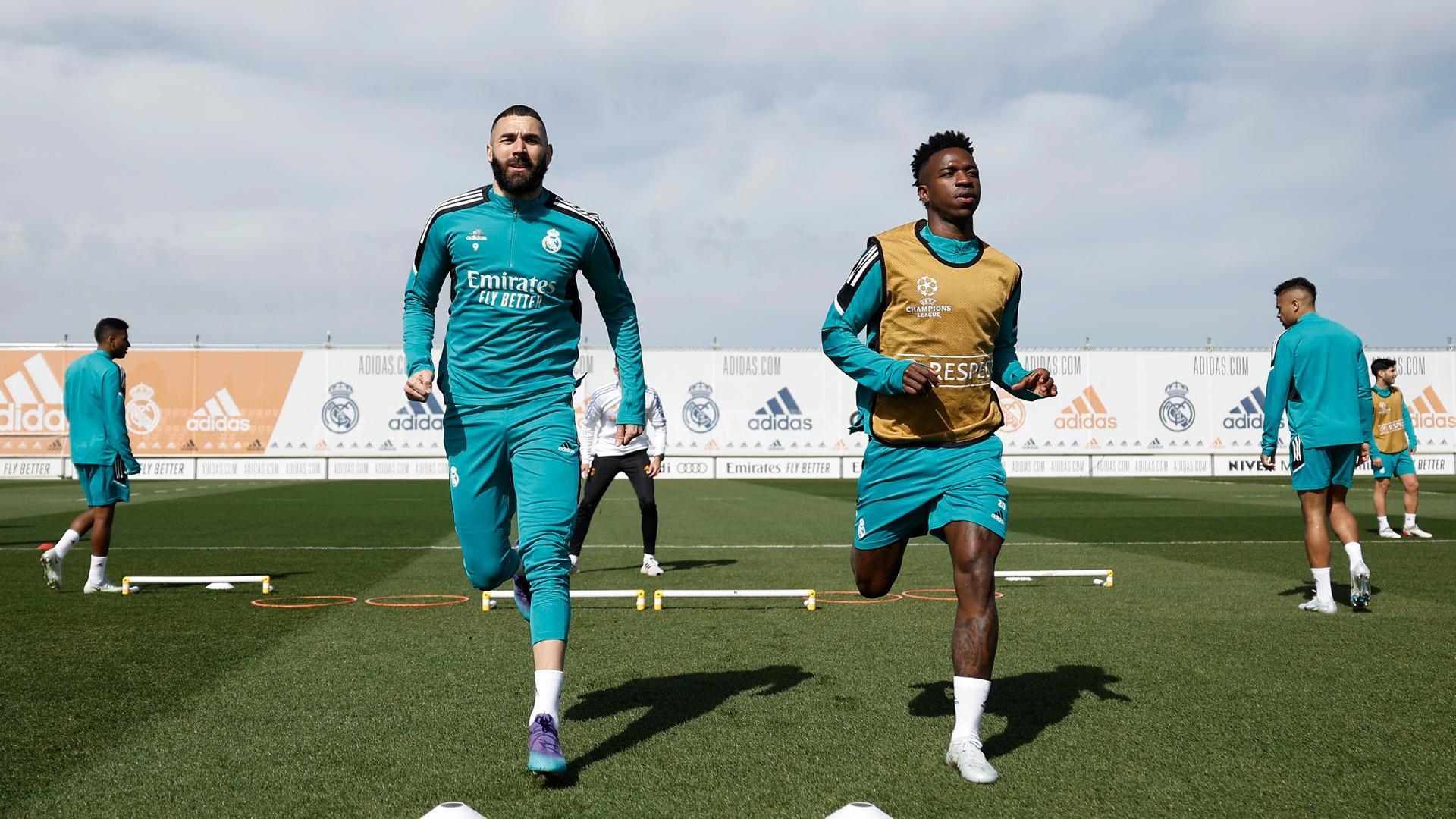 Benzema y Vinicius durante una sesión de entrenamiento previa al duelo contra el Chelsea