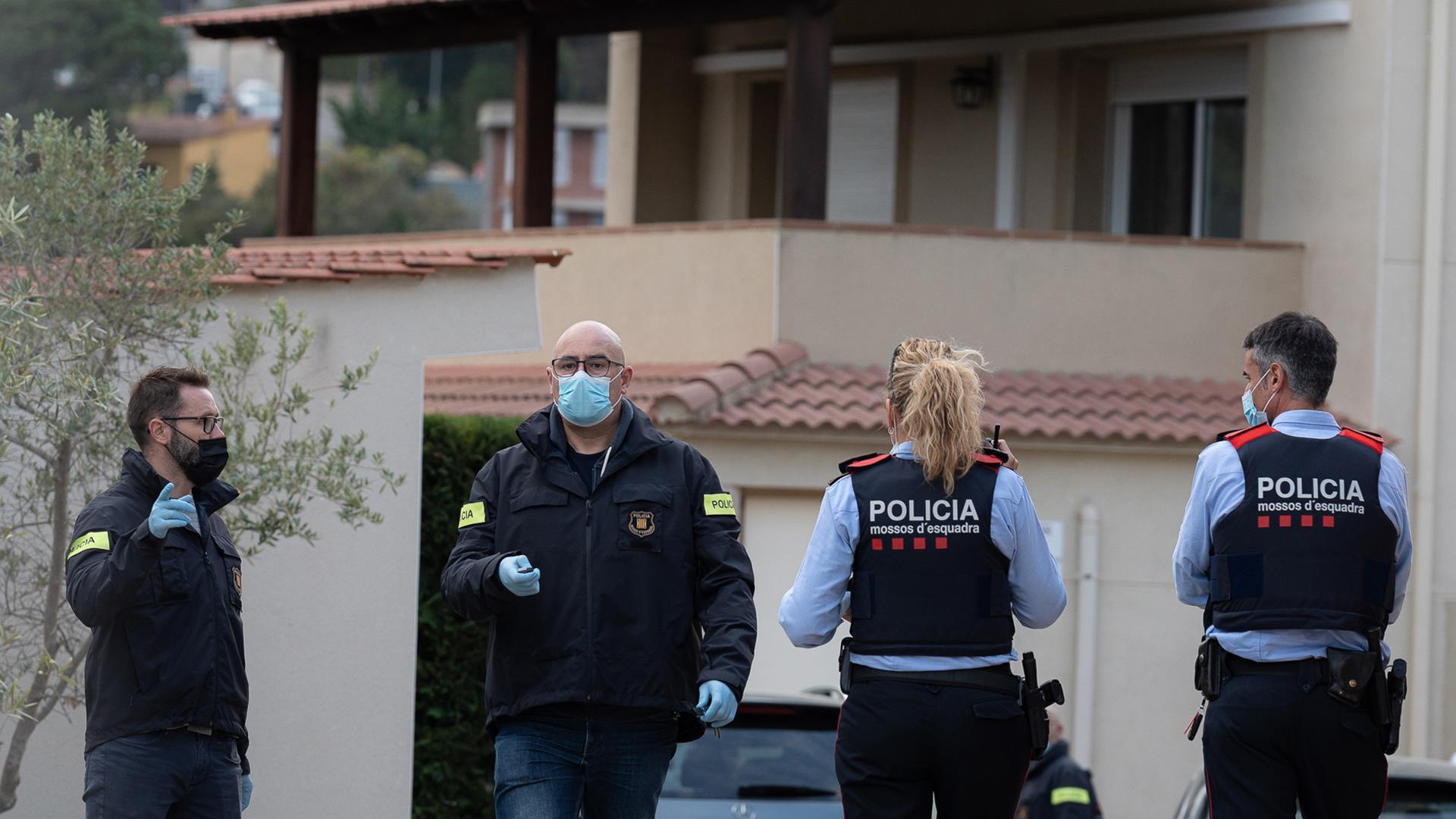 Los Mossos continúan sus investigaciones en la vivienda de Lloret de Mar