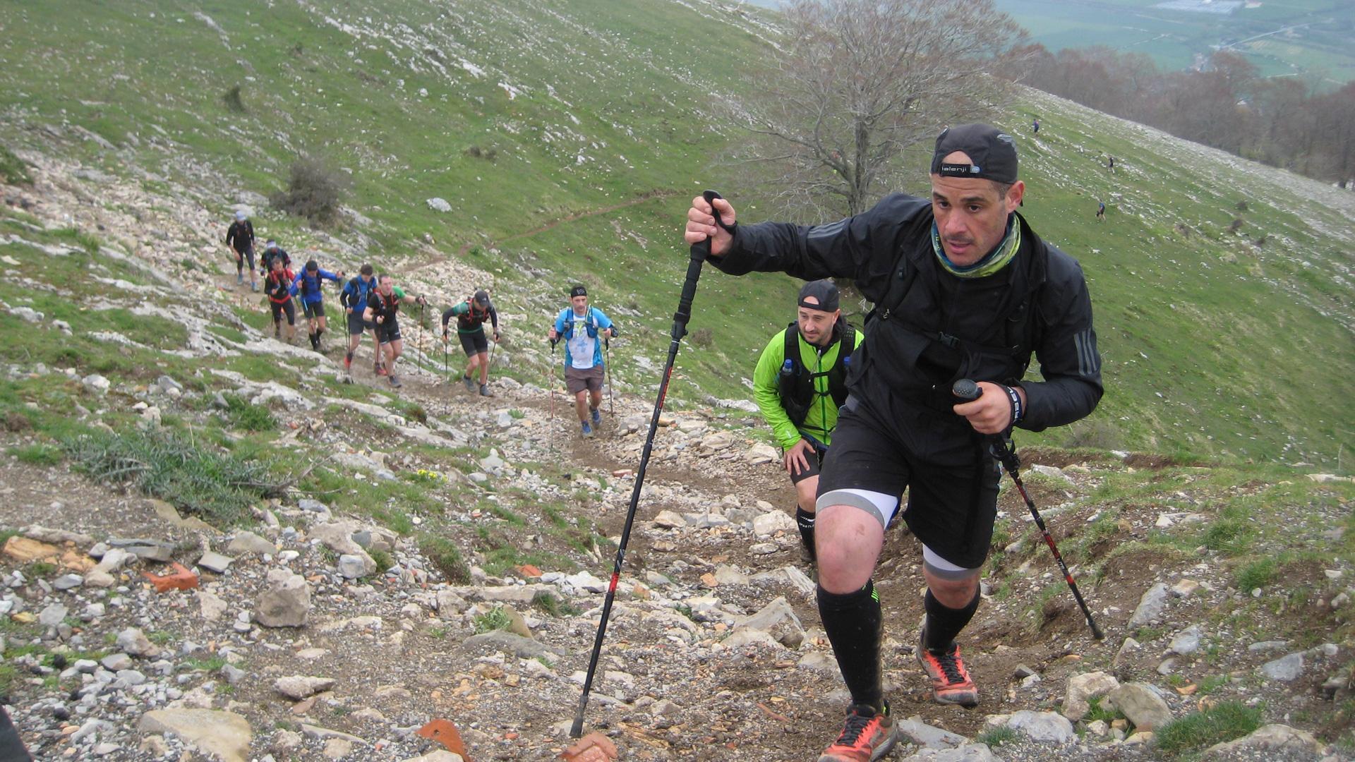 Imagen de un grupo de participantes en las estribaciones de San Miguel de Aralar hace tres años