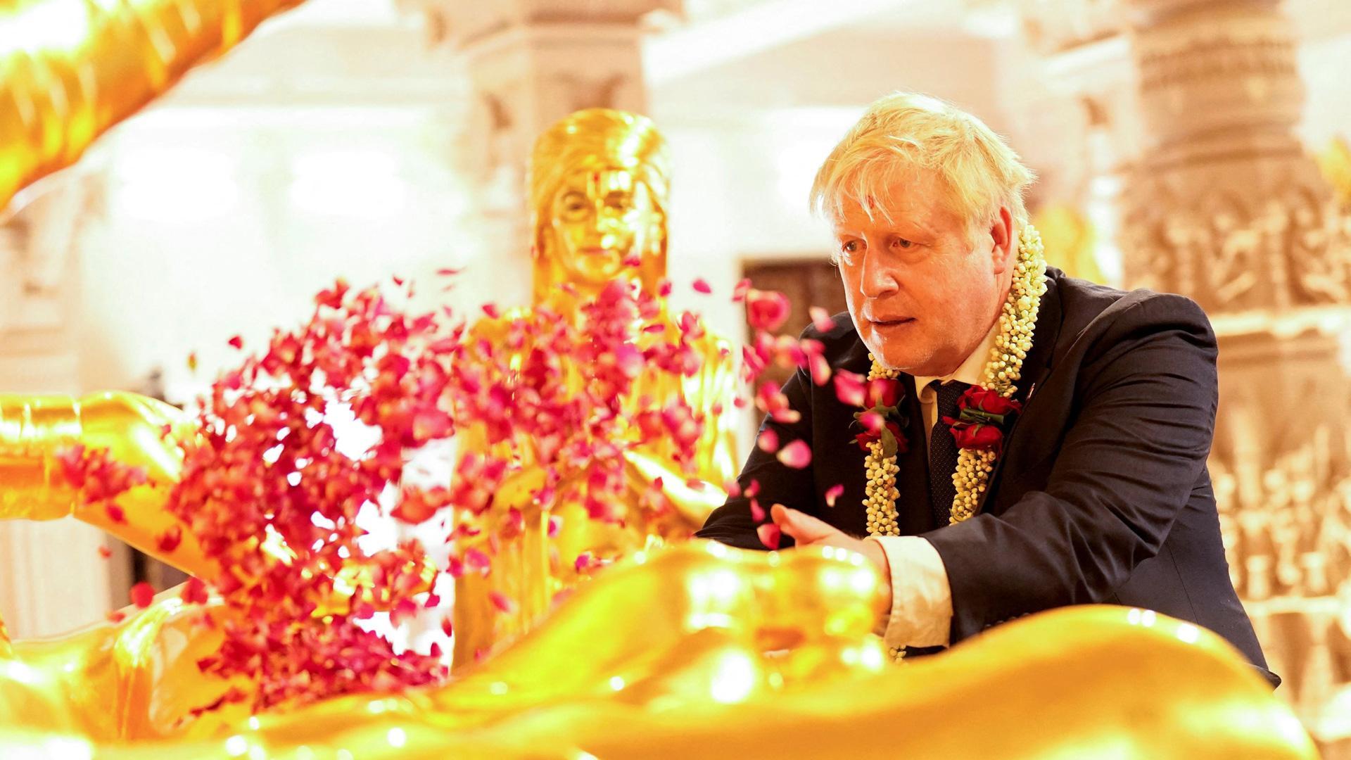 El prime ministro Boris Johnson, en el tempo Akshardham, durante su visita a India
