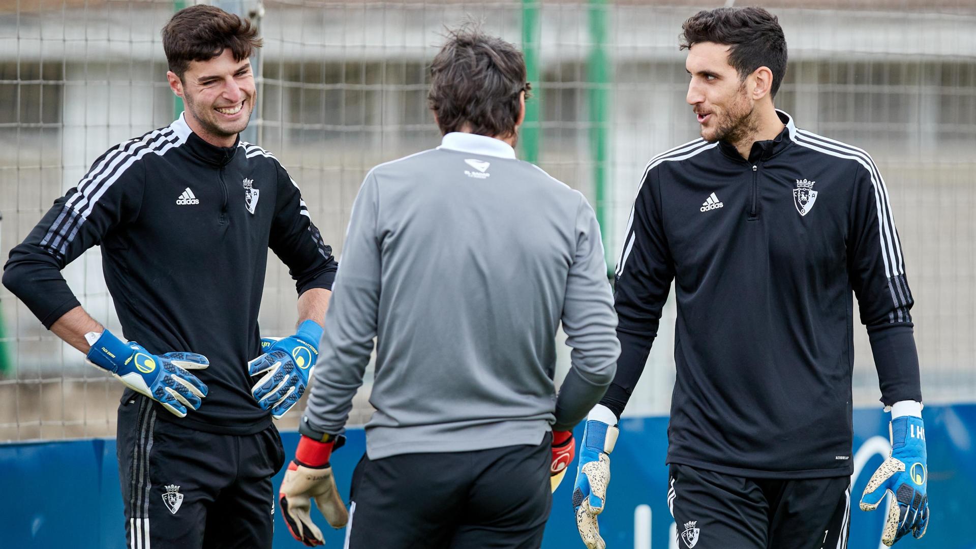 Juan Pérez y Sergio Herrera, junto a Richard Sanzol en un entrenamiento en Tajonar