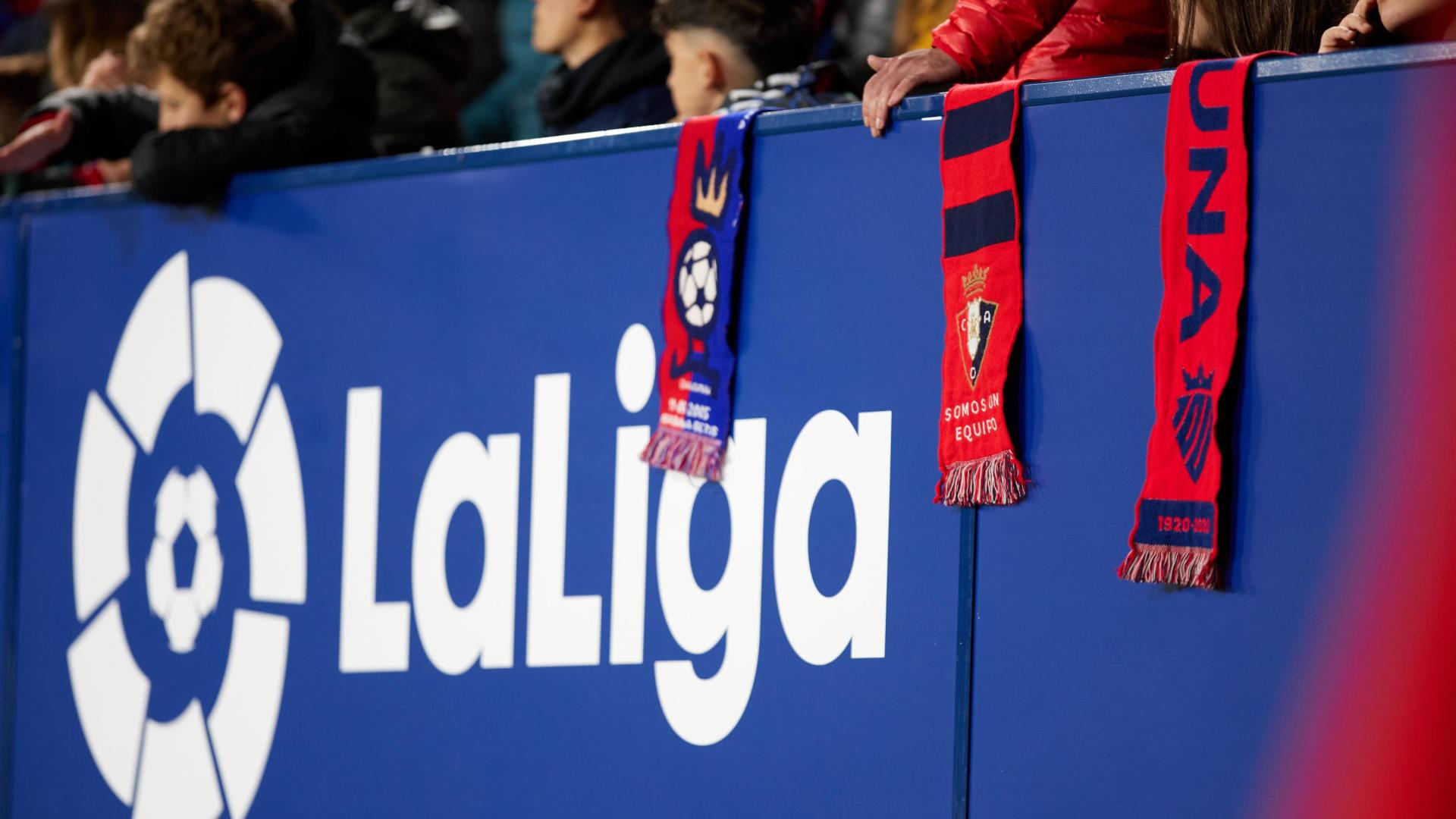Un detalle de unas bufandas en la grada de El Sadar durante el último partido contra el Real Madrid