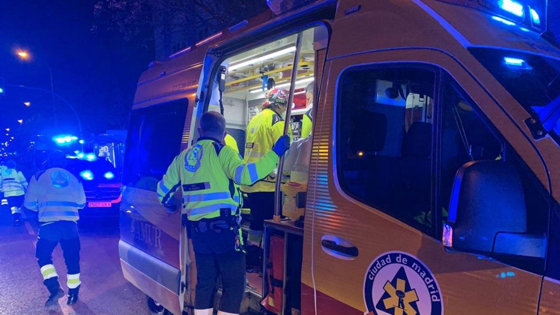 Los servicios de emergencias atienden al joven