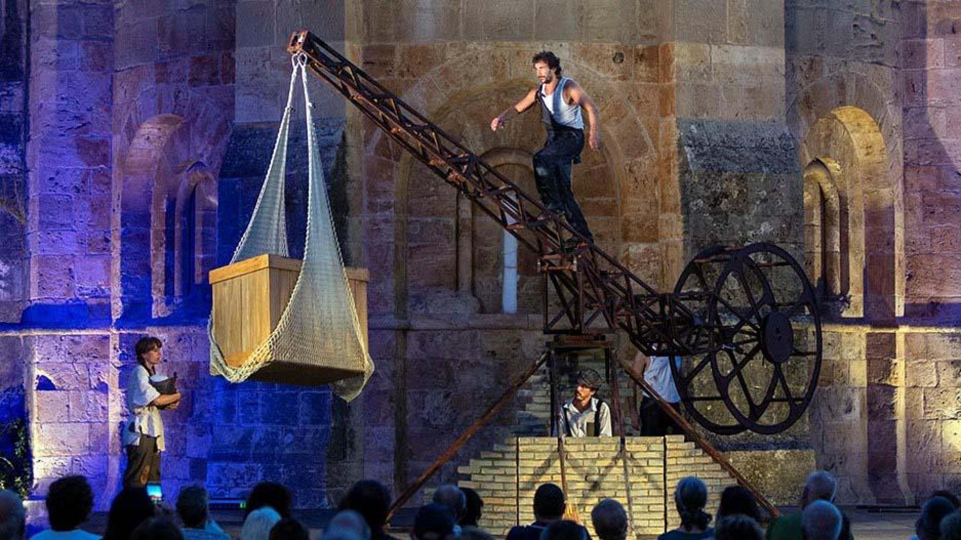 Escenificación del grupo Kimera La banda teatro circo