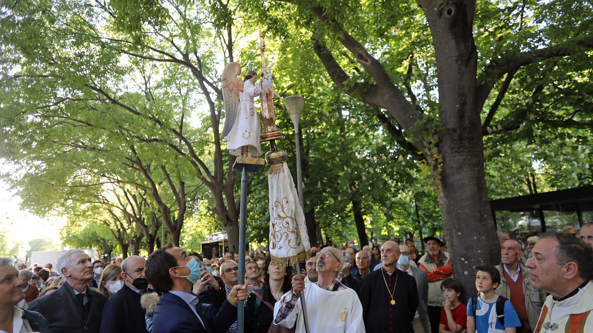 /3 Llegada del Ángel de Aralar a Pamplona y recibimiento en el Bosquecillo