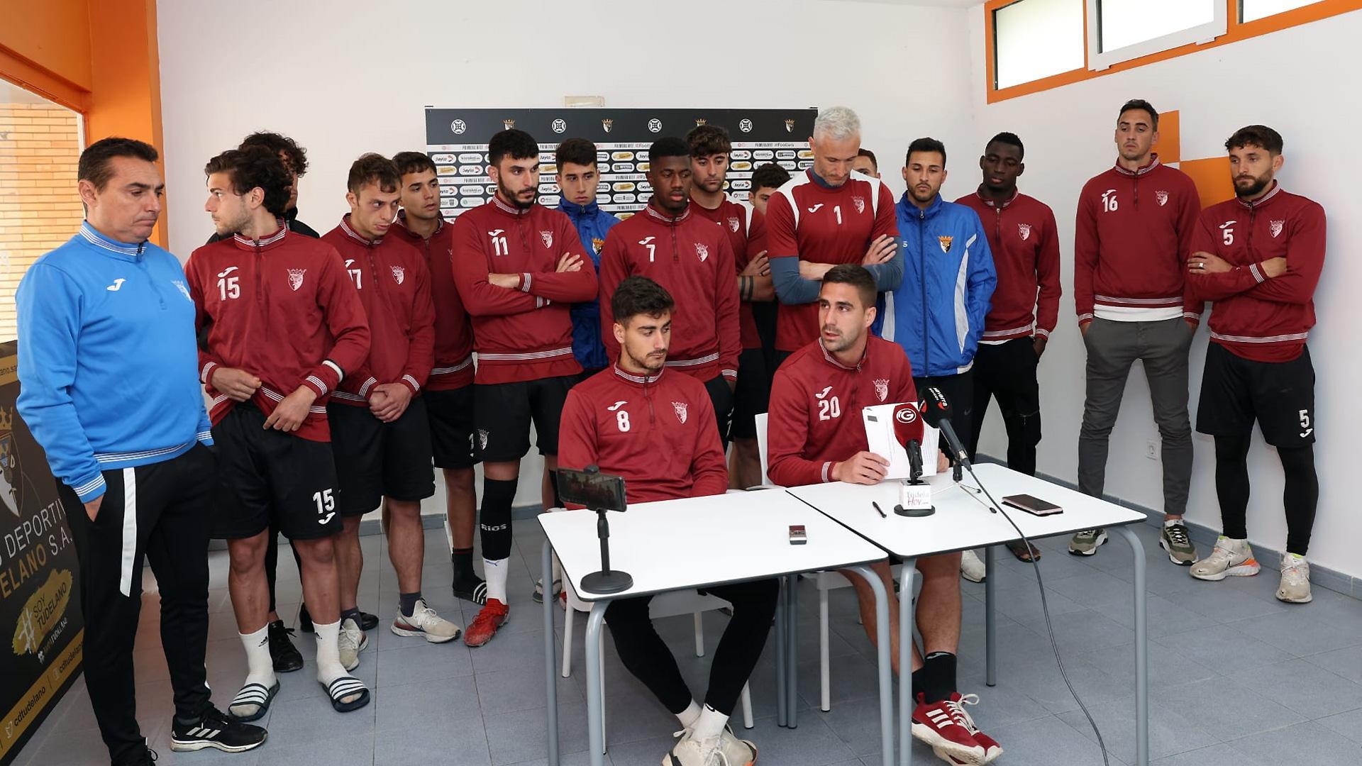 Rueda de prensa ofrecida por los integrantes de la primera plantilla y técnicos del C.D. Tudelano este jueves