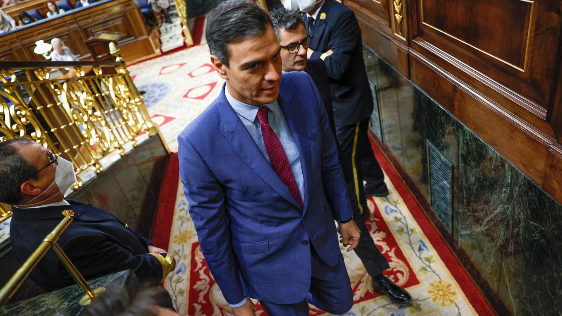Pedro Sánchez deja el hemiciclo
