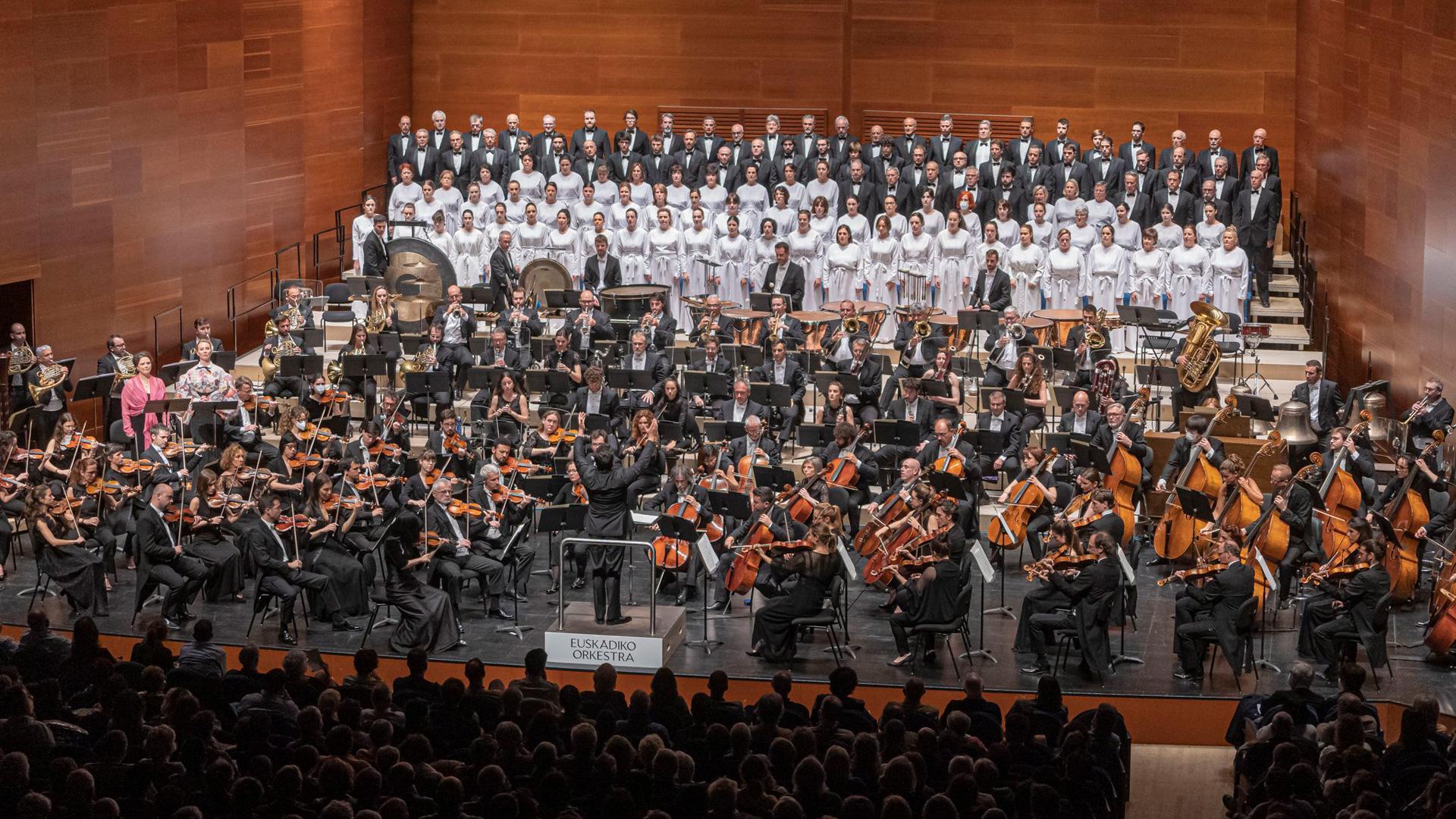 La Euskadiko Orkestra y el Orfeón Donostiarra reunirán en el escenario a más de 230 cantantes y músicos