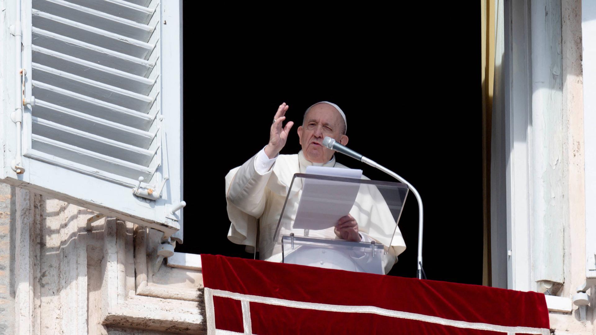 El papa Francisco, en la ventana del Palacio Apostólico del Vaticano
