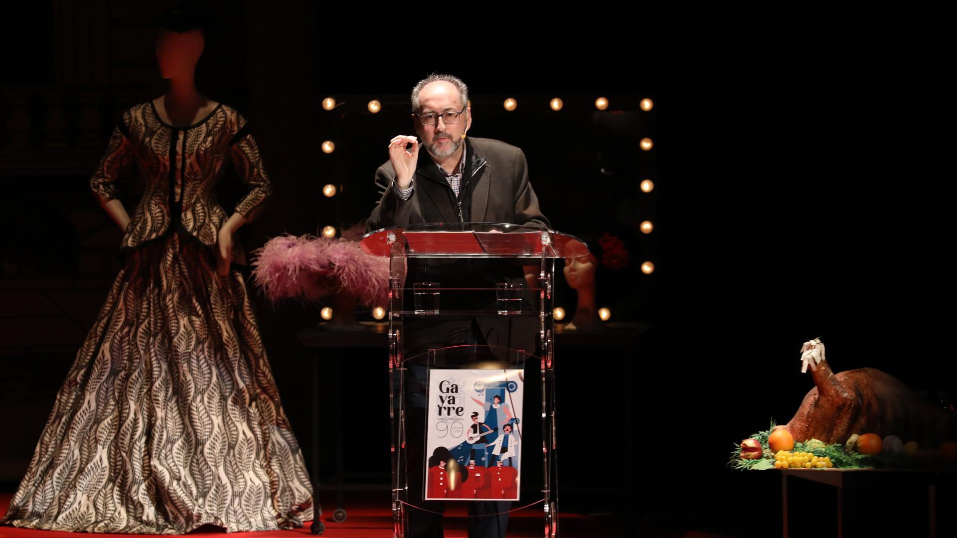 Víctor Iriarte fue el protagonista en una gala en la que el escenario se decoró con objetos clásicos