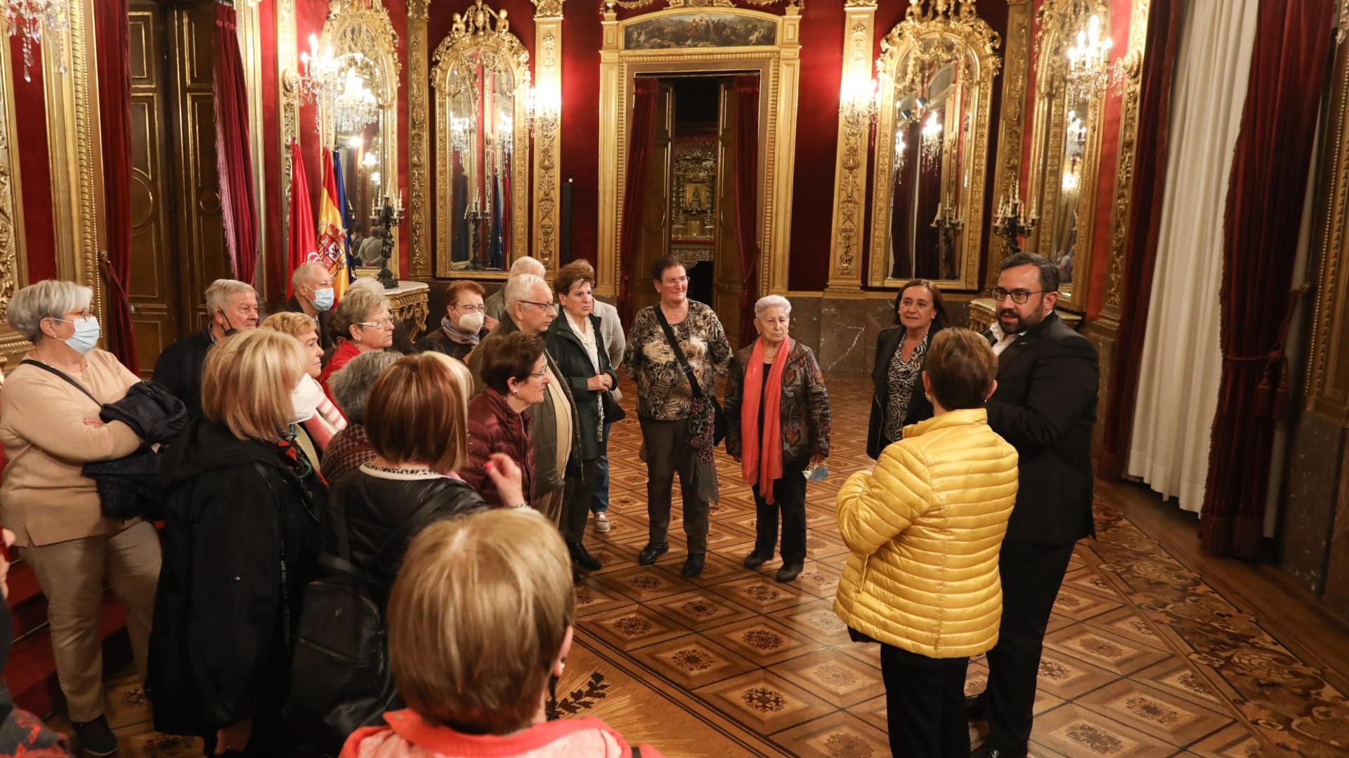 Imagen de un momento de una visita al Palacio de Navarra