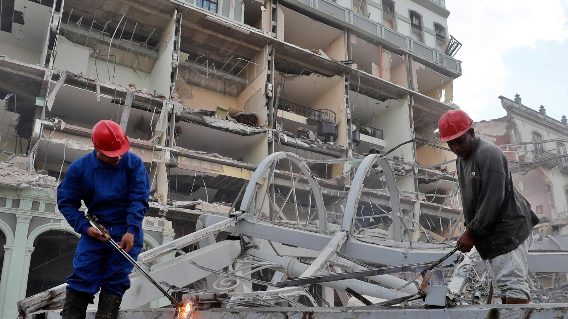 Las labores de rescate continúan en el Hotel Saratoga, en La Habana (Cuba)