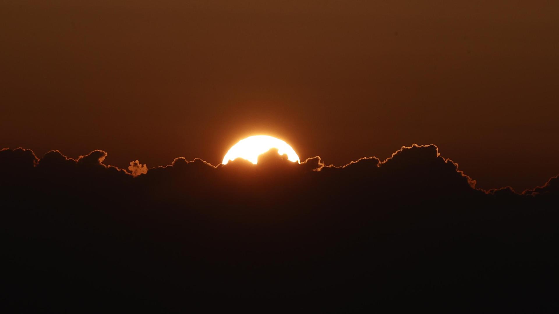Amanecer en la comarca de Pamplona. El sol será el protagonista de la semana