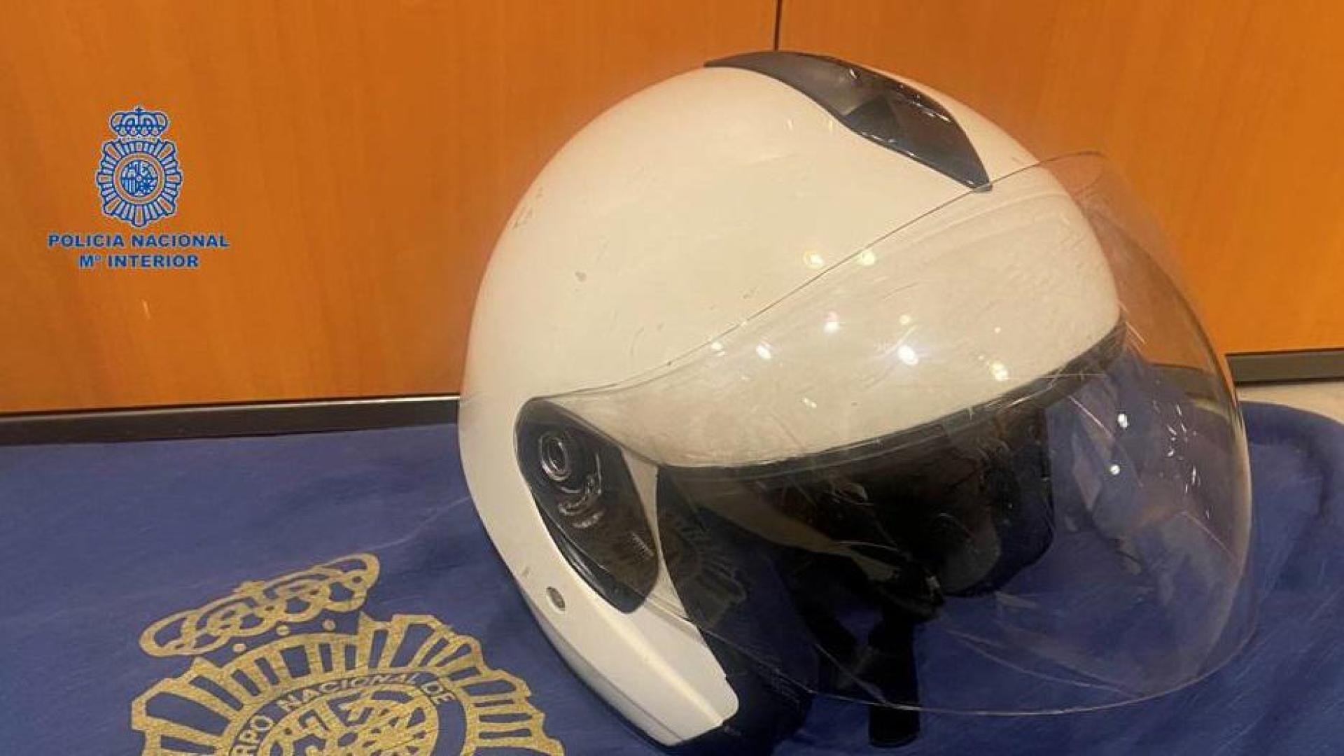 Casco sustraído por el detenido