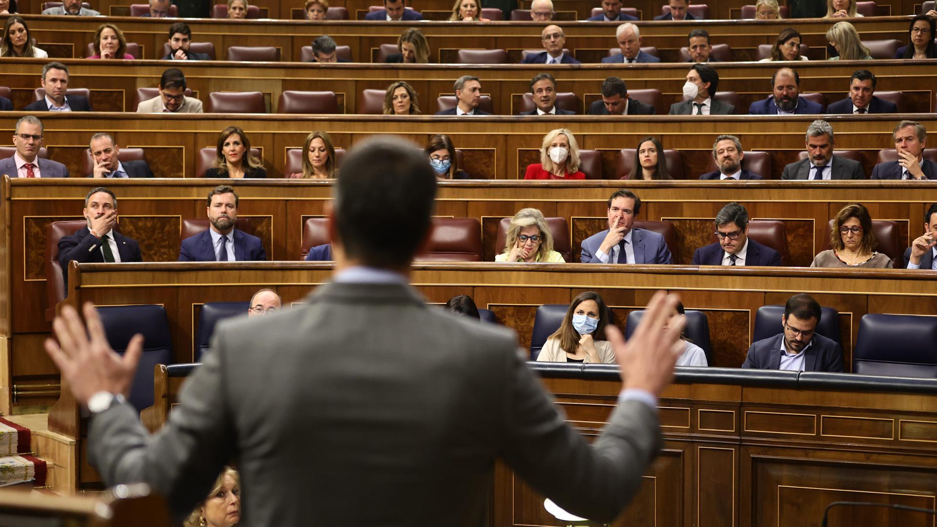 El presidente del Gobierno, Pedro Sánchez, interviene en una sesión de control, en el Congreso de los Diputados