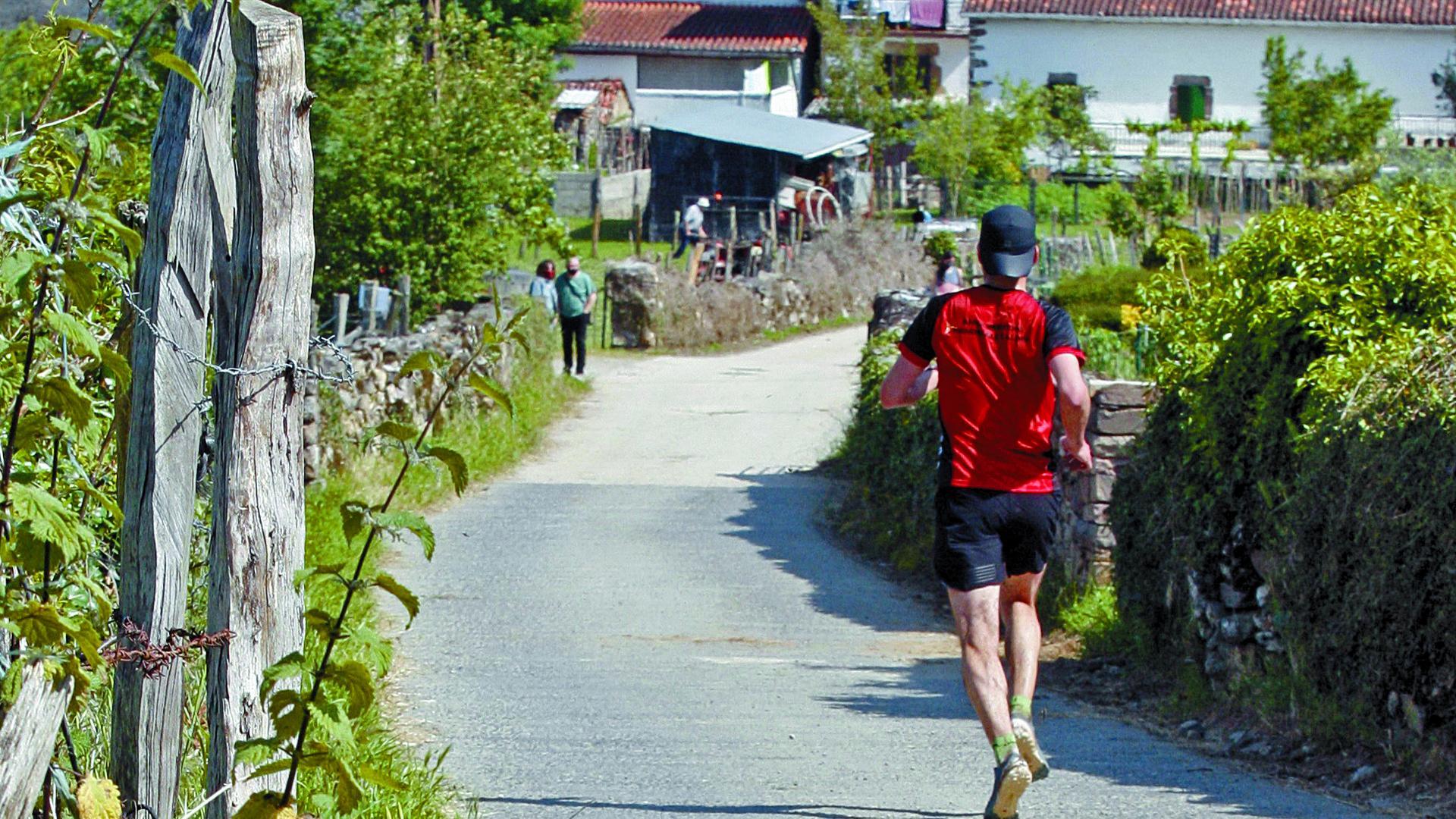 Un corredor, a punto de completar el recorrido de Berroeta en 2021