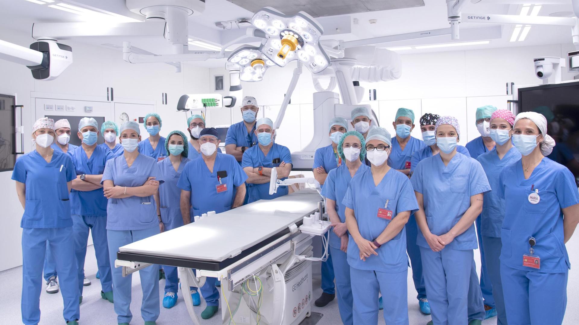 Equipo quirúrgico del Hospital Universitario de Navarra que intervendrá en el nuevo quirófano híbrido