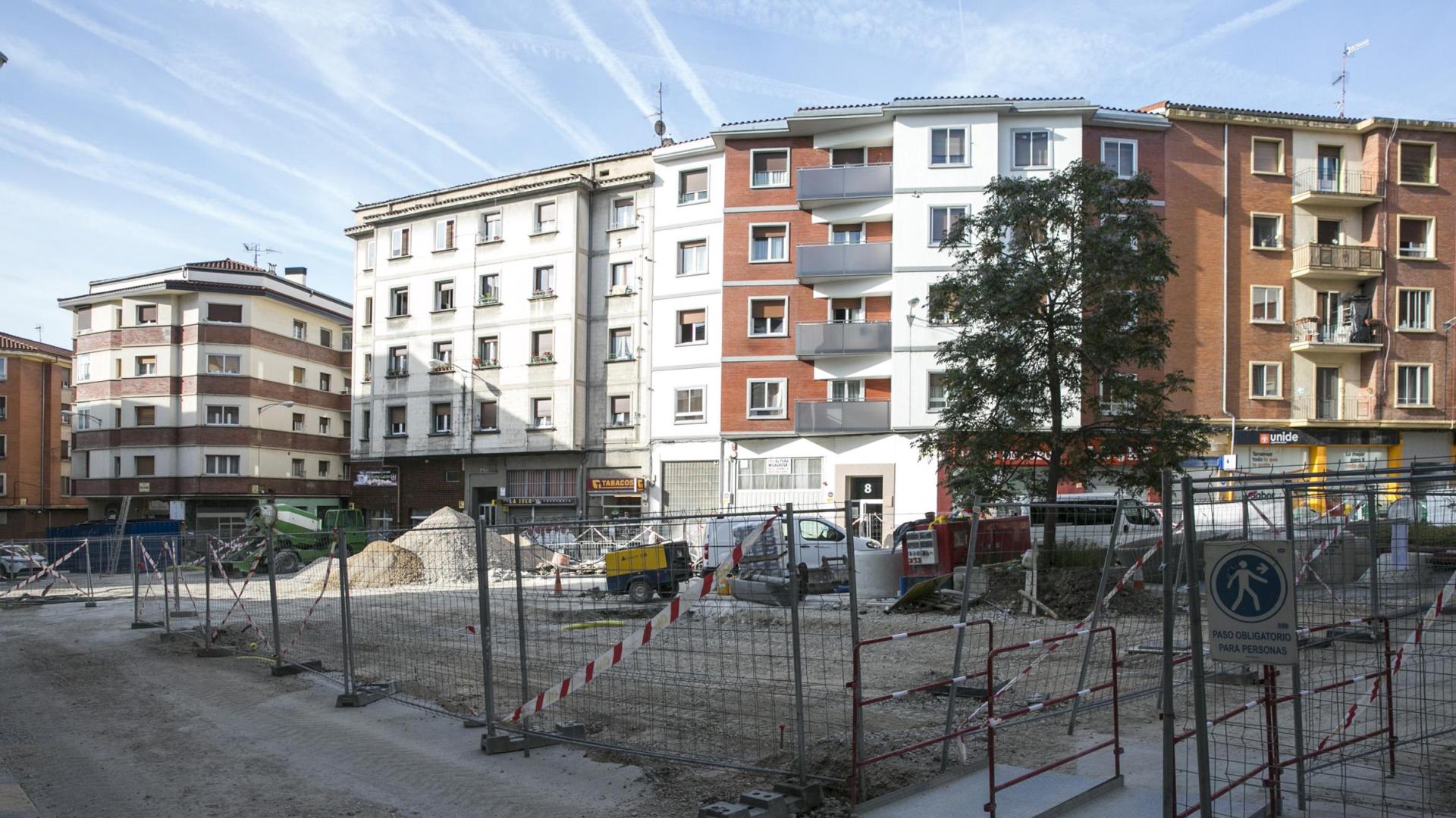 Las vallas perimetran buena parte del corazón del barrio