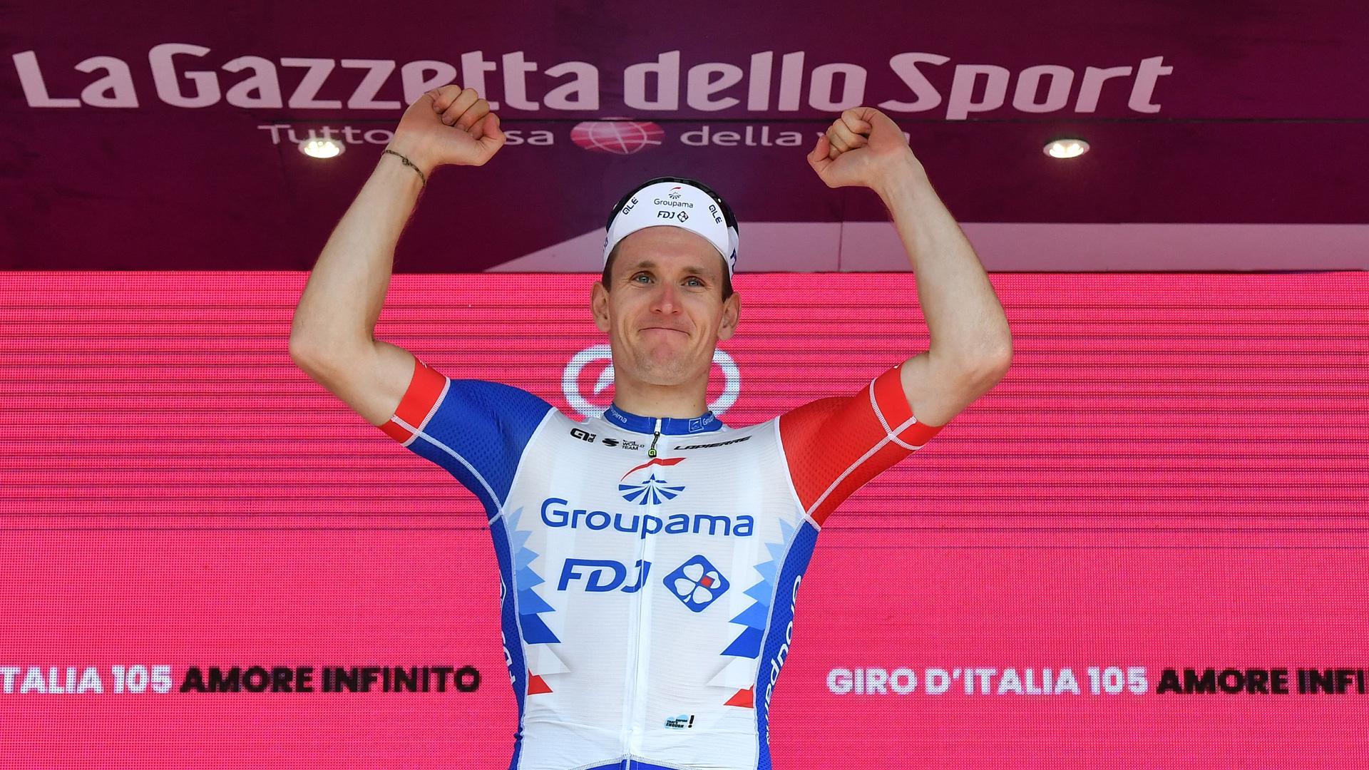 Arnaud Démare celebra que es el más rápido del Giro al ganar su tercer esprint e imponerse en la decimotercera etapa