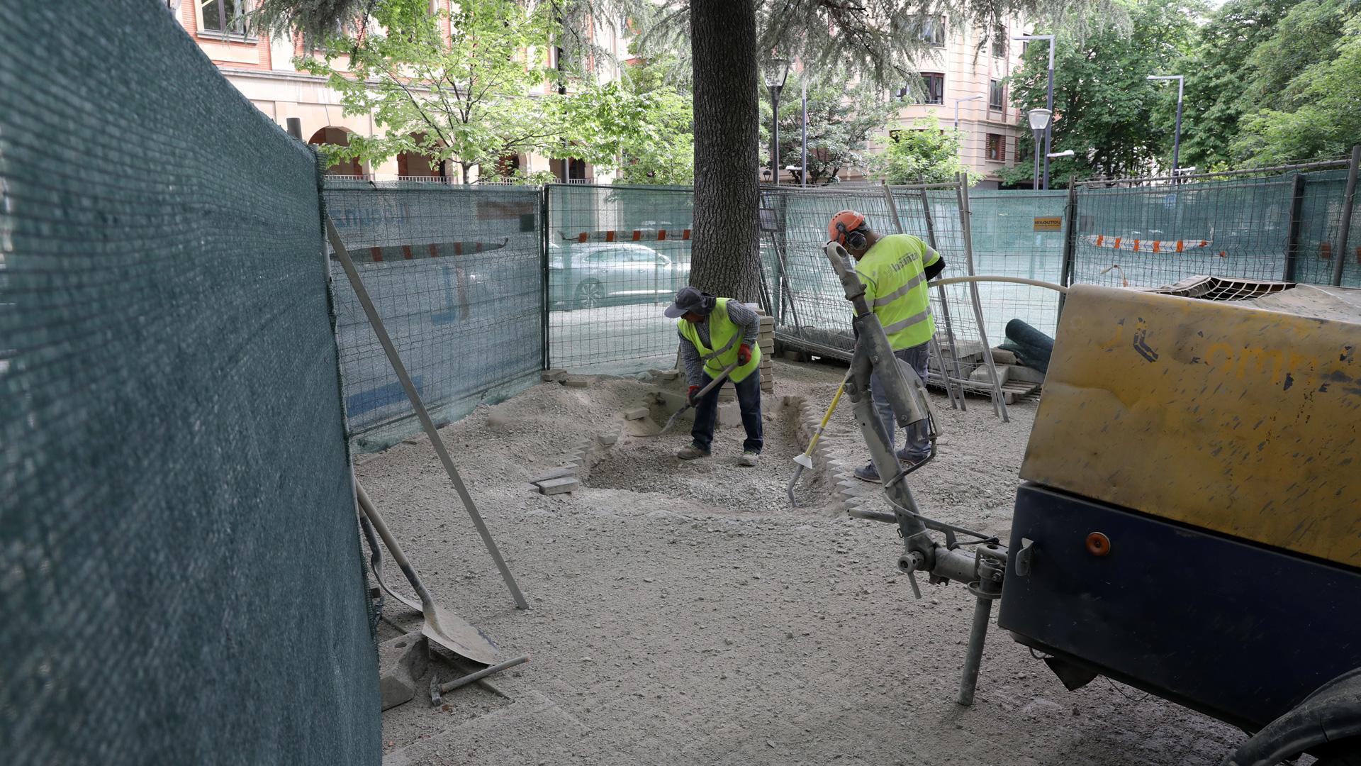 Los operarios ya han comenzado los trabajos para las 8 catas planteadas