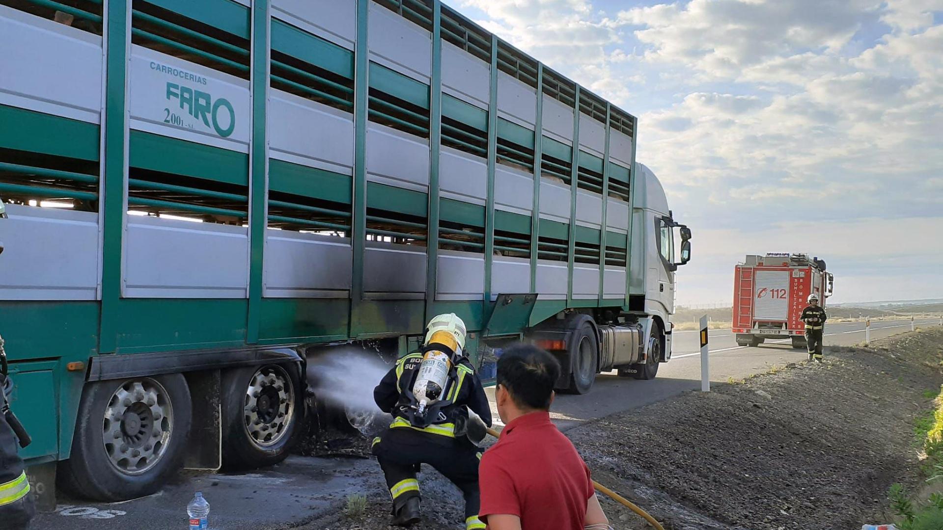 Camión que ha sufrido el incendio