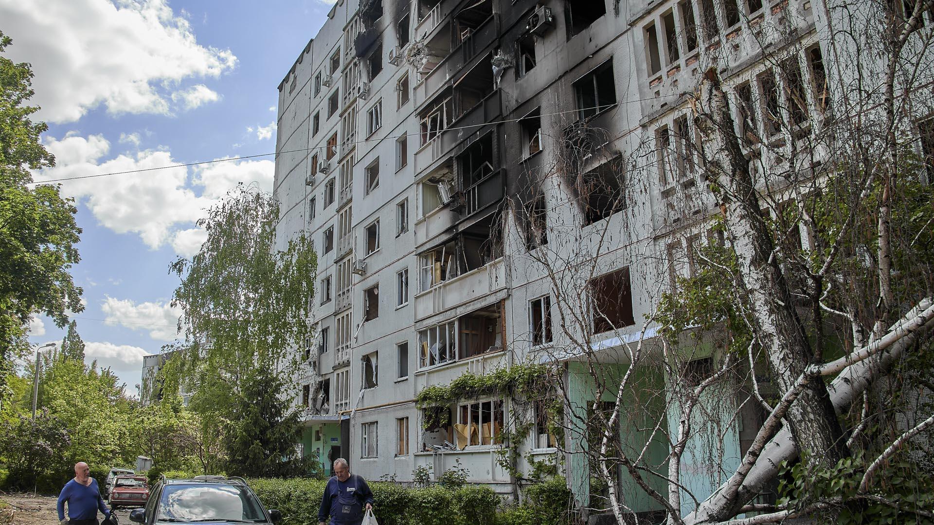 Un edificio destruido parcialmente en Járkov