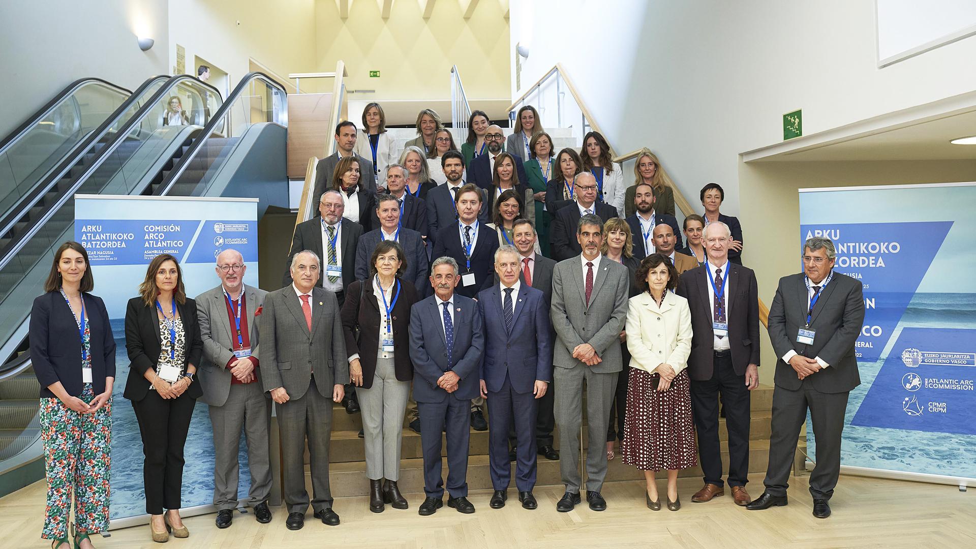 Foto de familia de los participantes en la asamblea de la Conferencia Arco Atlántico