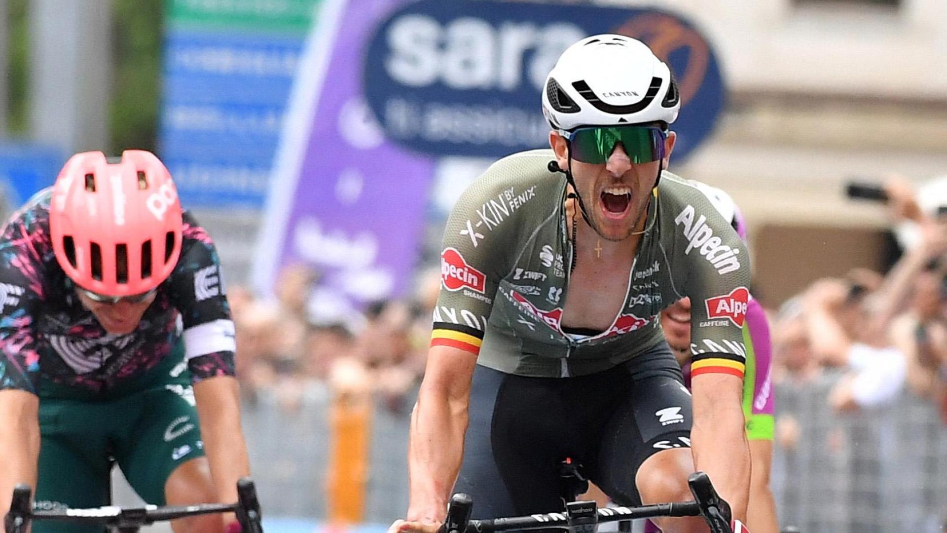 Dries De Bondt entra vencedor en la meta de Treviso