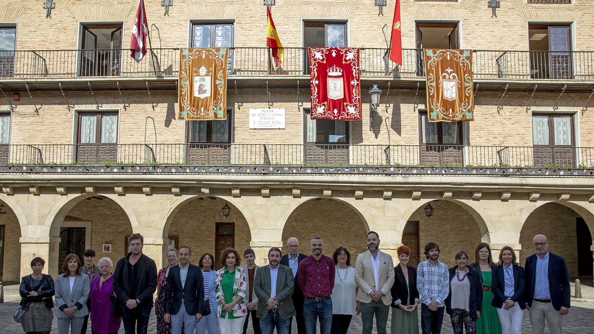 La Mesa y Junta de Portavoces del Parlamento de Navarra ha celebrado su sesión este lunes en Puente la Reina