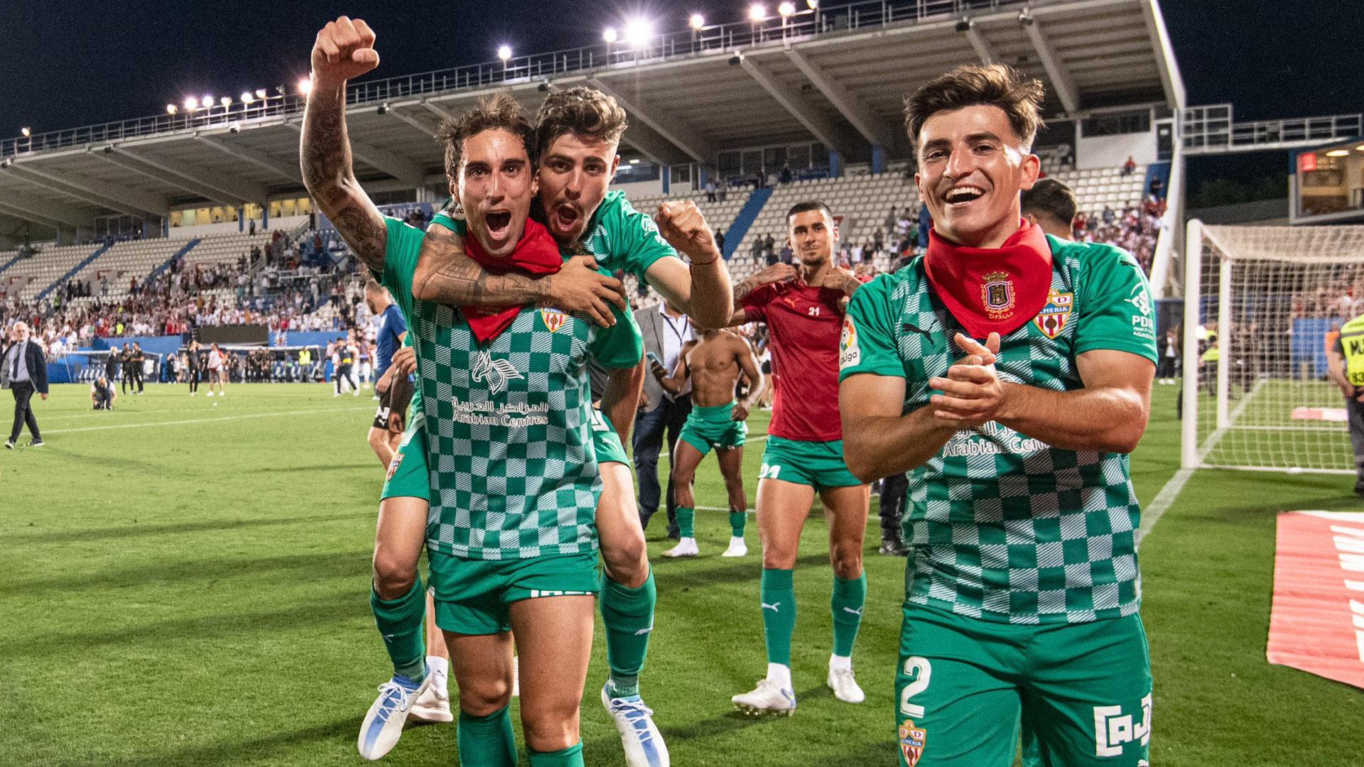Íñigo Eguaras y Aitor Buñuel, en la celebración del ascenso del Almería