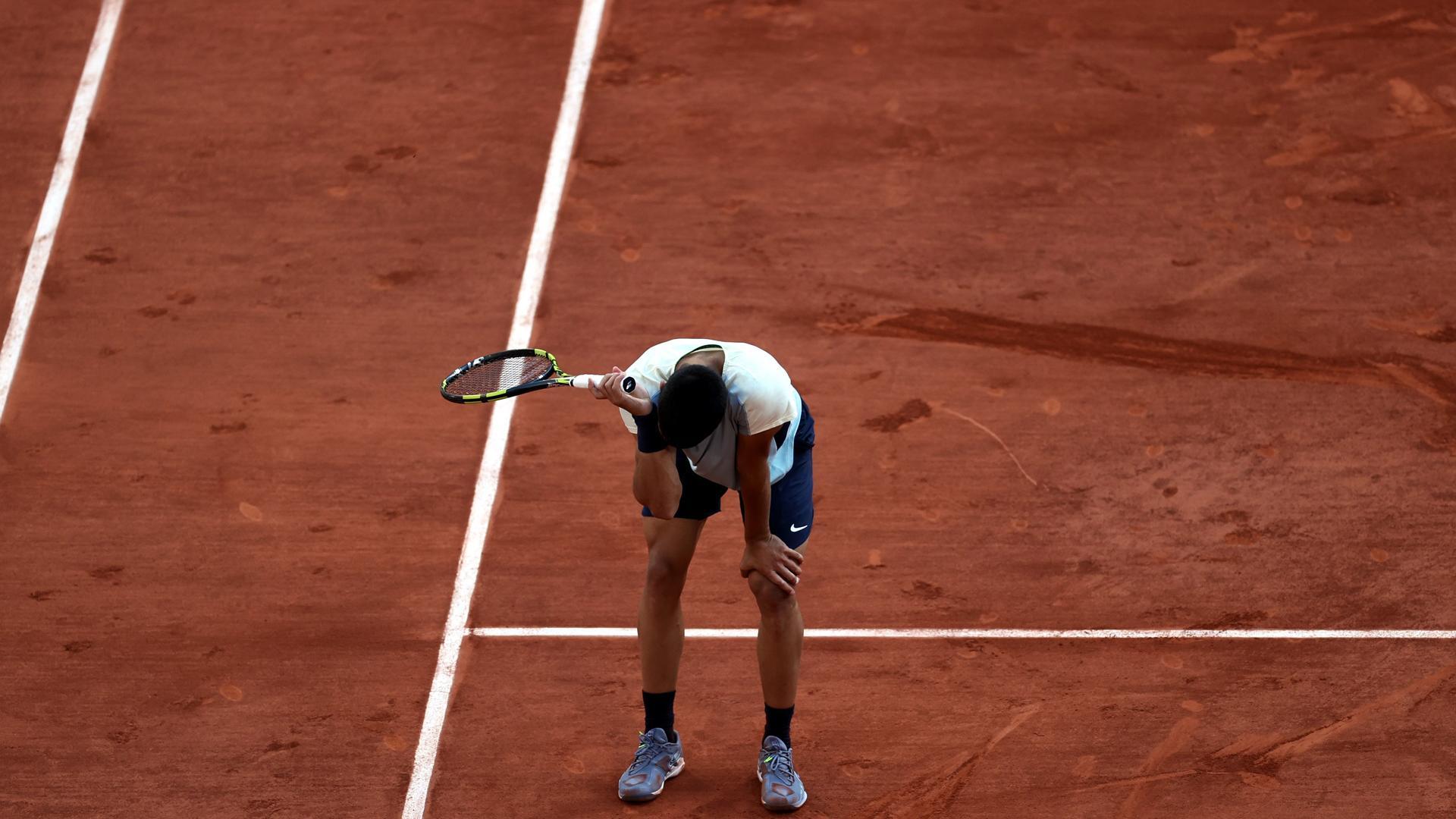 Carlos Alcaraz durante el duelo contra Zverev en Roland Garros