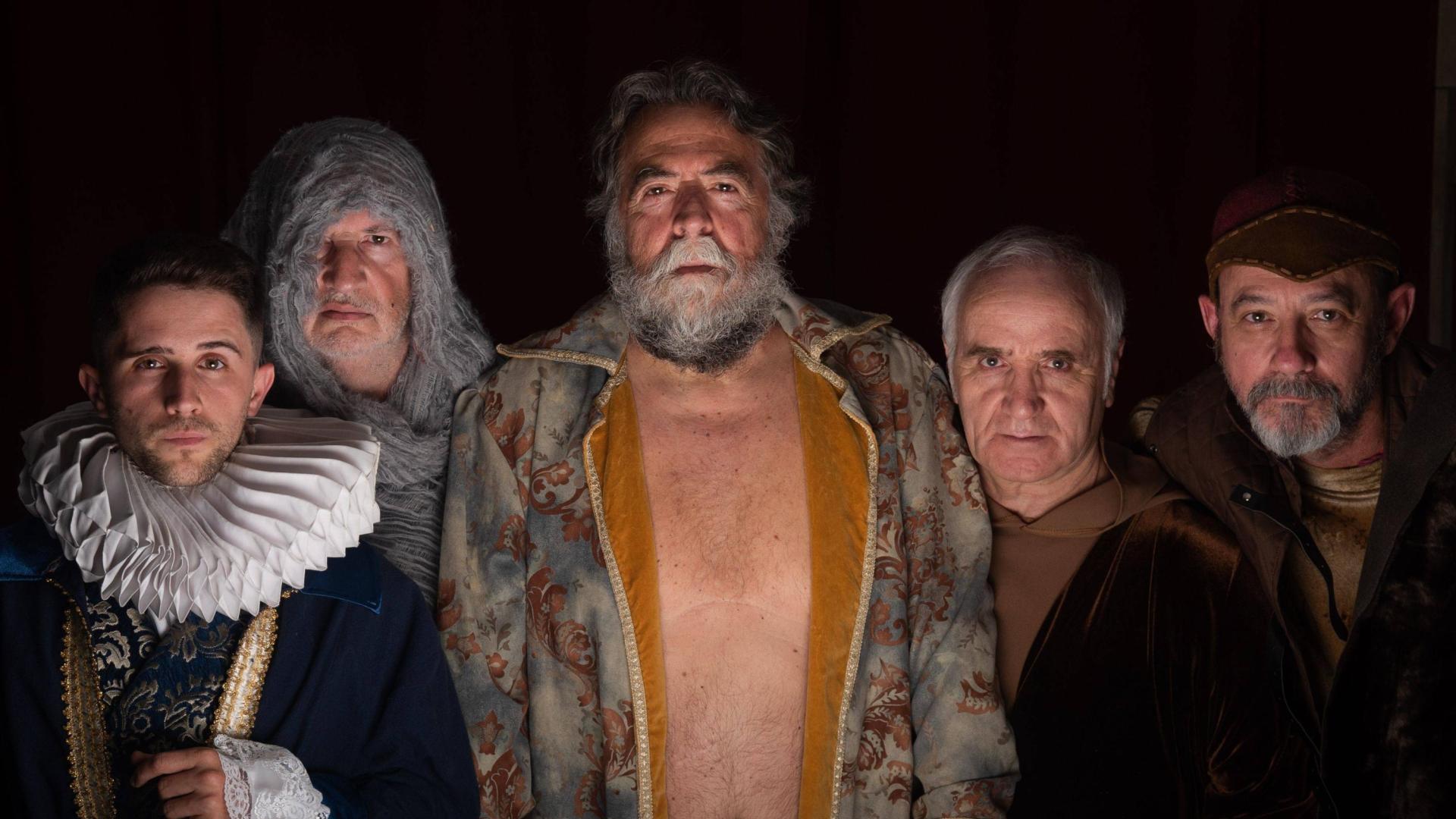 Actores de La Compañía de Butaca 78, caracterizados para la obra 'Libérame de nuestros bajos fondos'