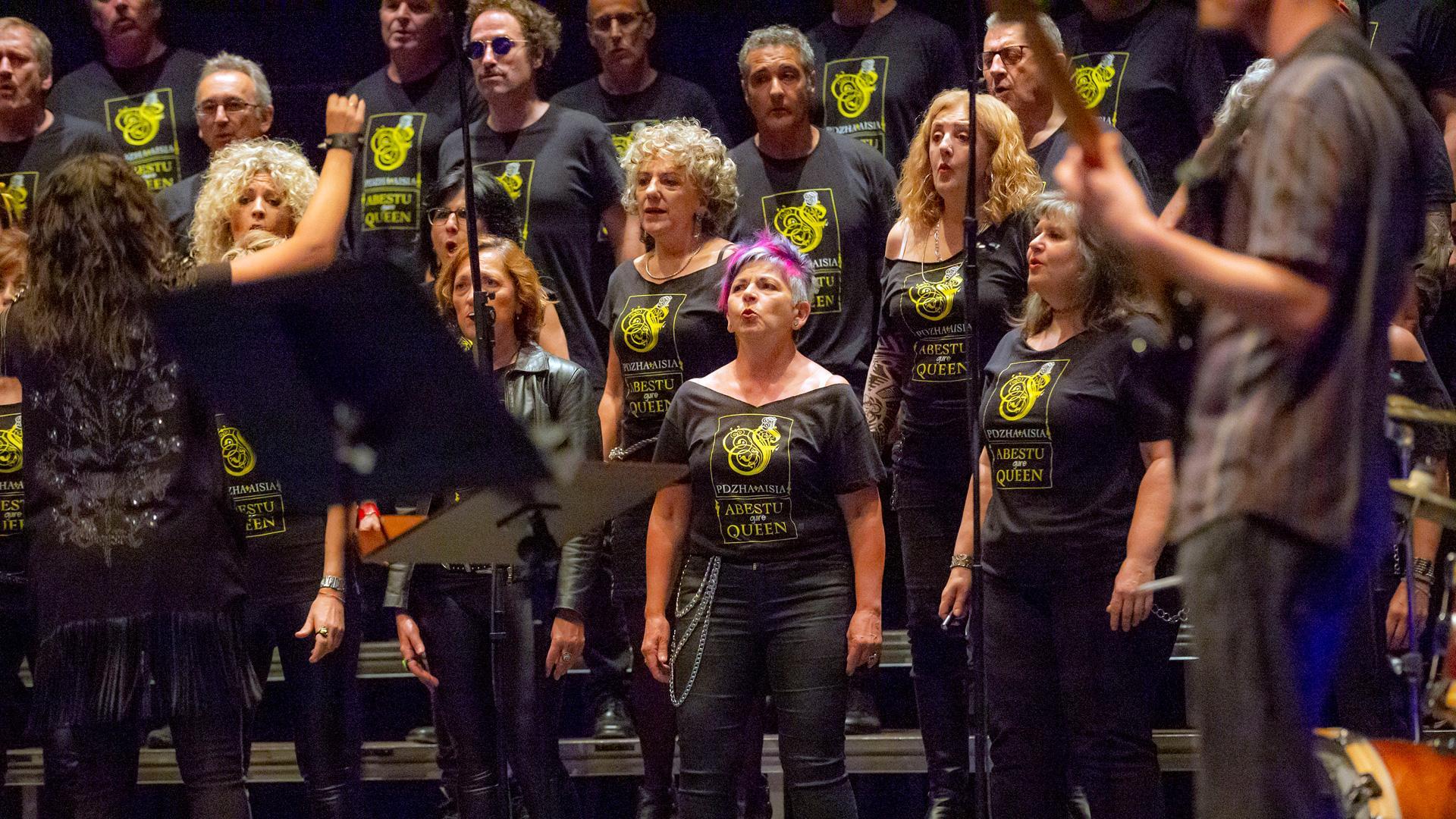 El Coro Paz de Ziganda Helduen Abesbatza durante el concierto