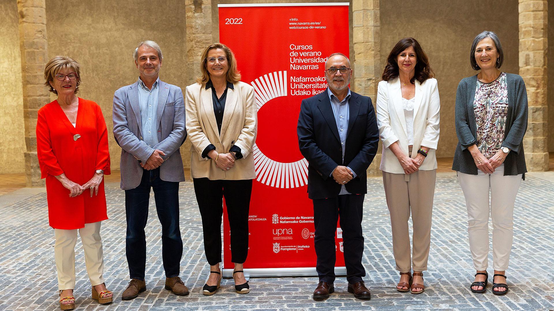 De izda. a dcha., Carmen Jusué, Javier de Navascués, Rosalía Baena, Juan Cruz Cigudosa, Begoña Pérez Eransus y Ana Burusco
