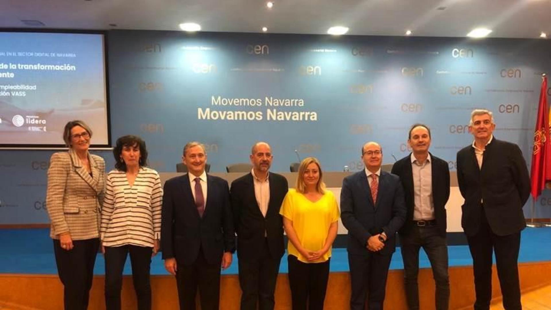 Algunos de los participantes en el desayuno de trabajo: Cristina García, Cristina Bayona, Miguel Ángel Latasa, Antonio Rueda, Miriam Martón, Carlos Fernández Valdivielso, Diego Cenzano y Carlos Adín