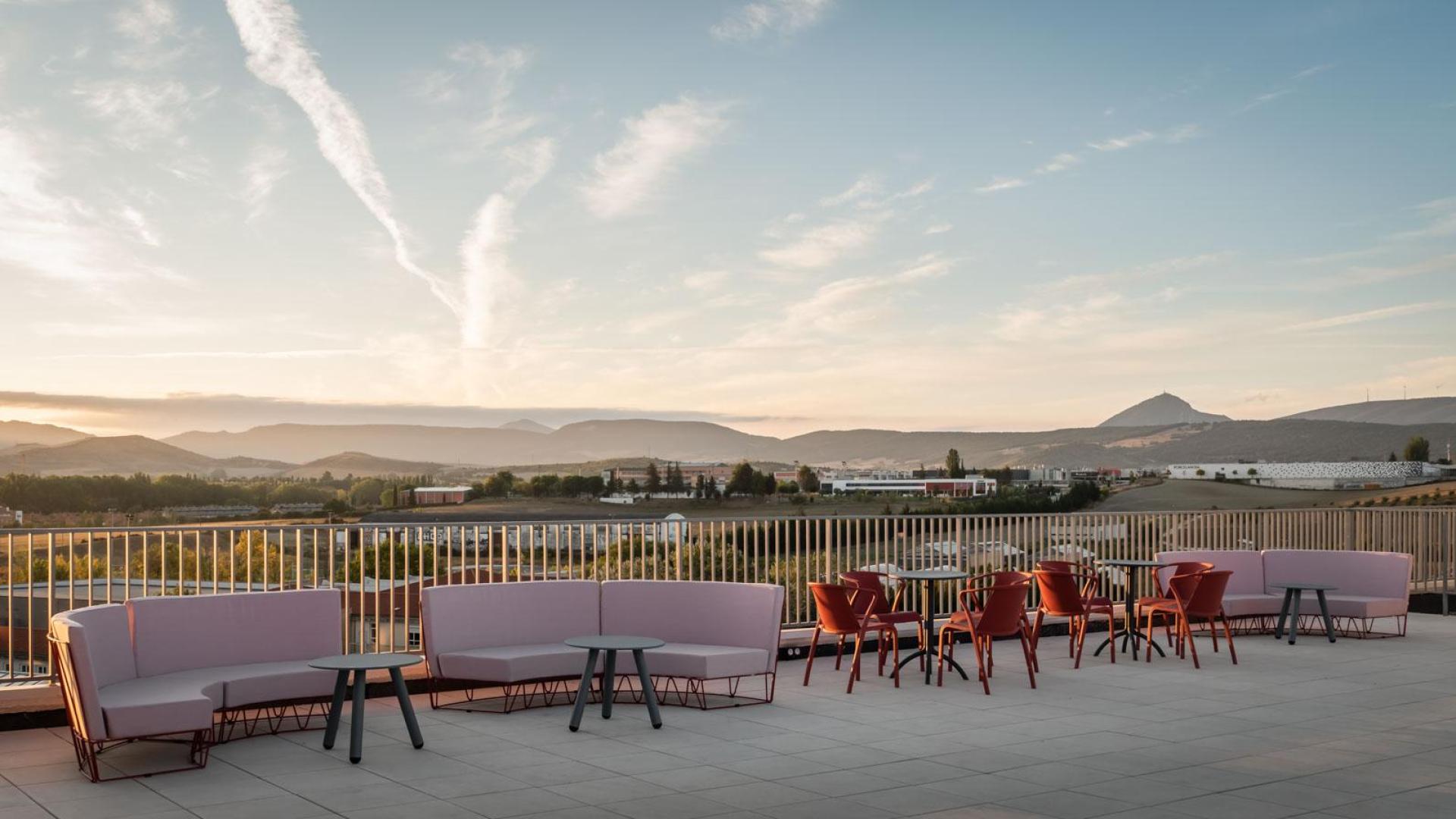 La residencia BCOME Pamplona cuenta con una terraza con vistas 360 grados.