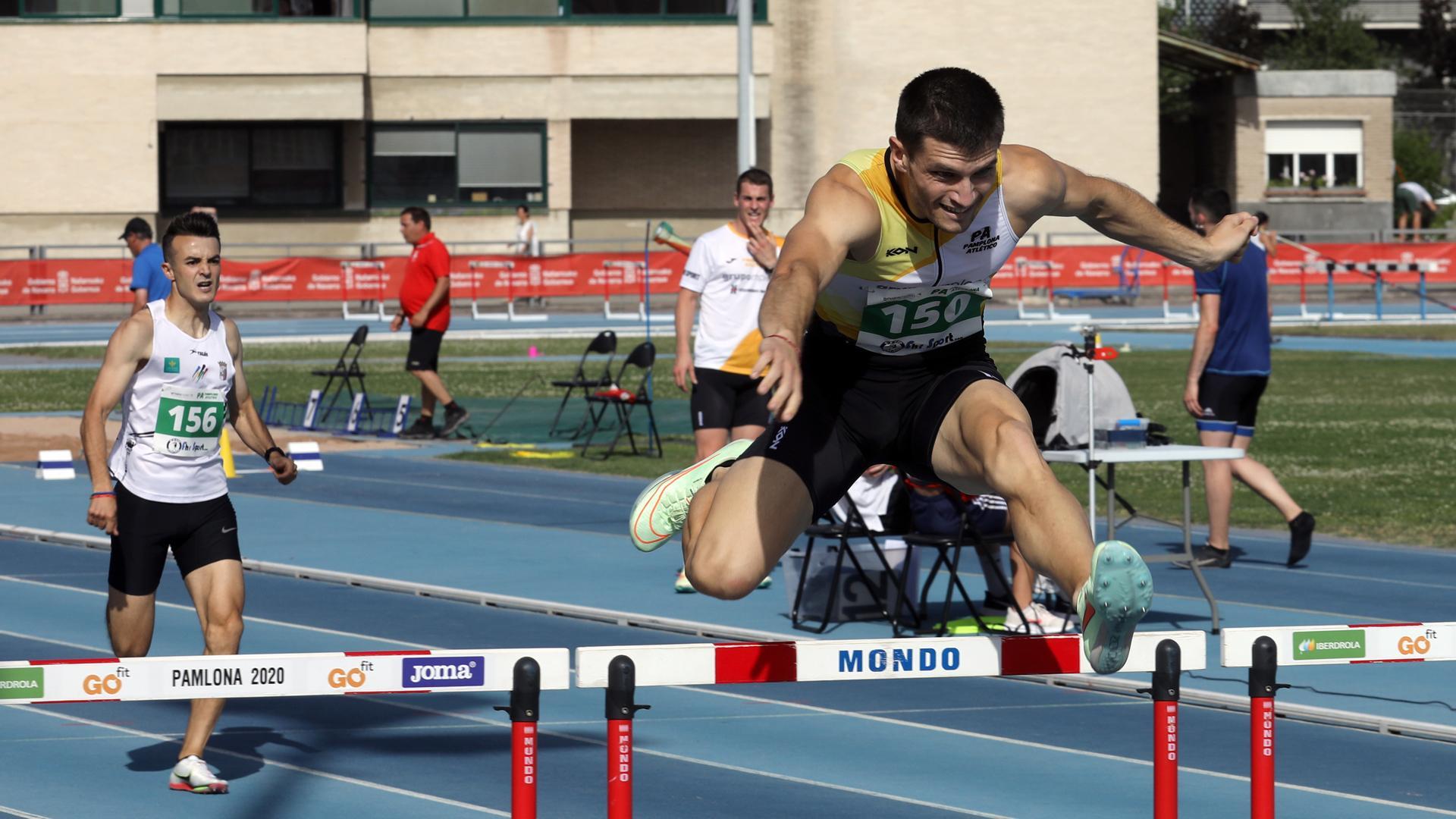 Iker Alfonso se impuso con comodidad en los 400 vallas, con 50.74