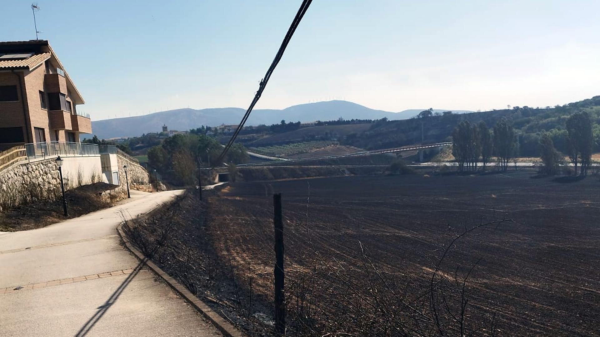 El fuego llegó muy cerca de las viviendas Obanos