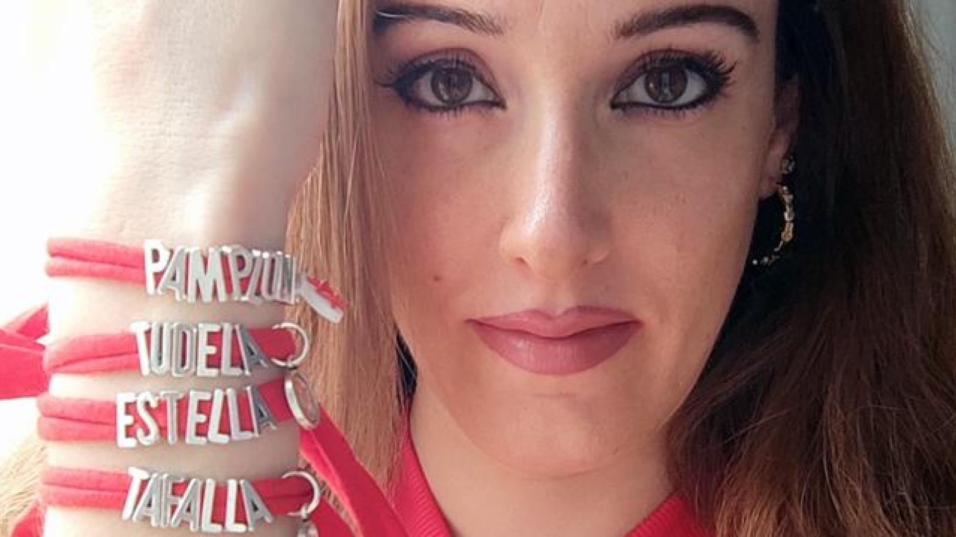 Enedina Conde, con las pulseras personalizables