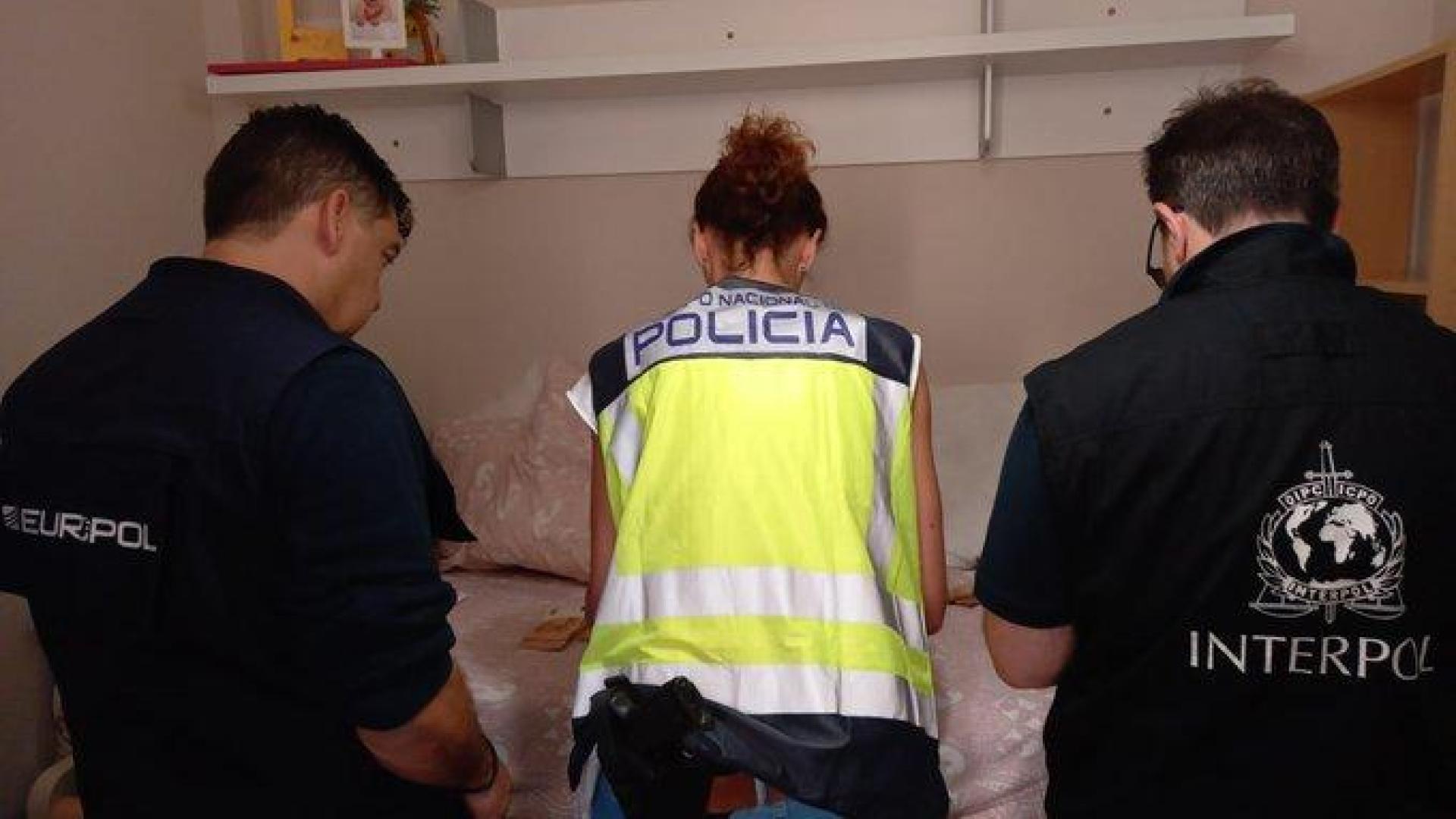 La operación se encuentra bajo secreto de sumario y cuenta con el apoyo de Europol e Interpol