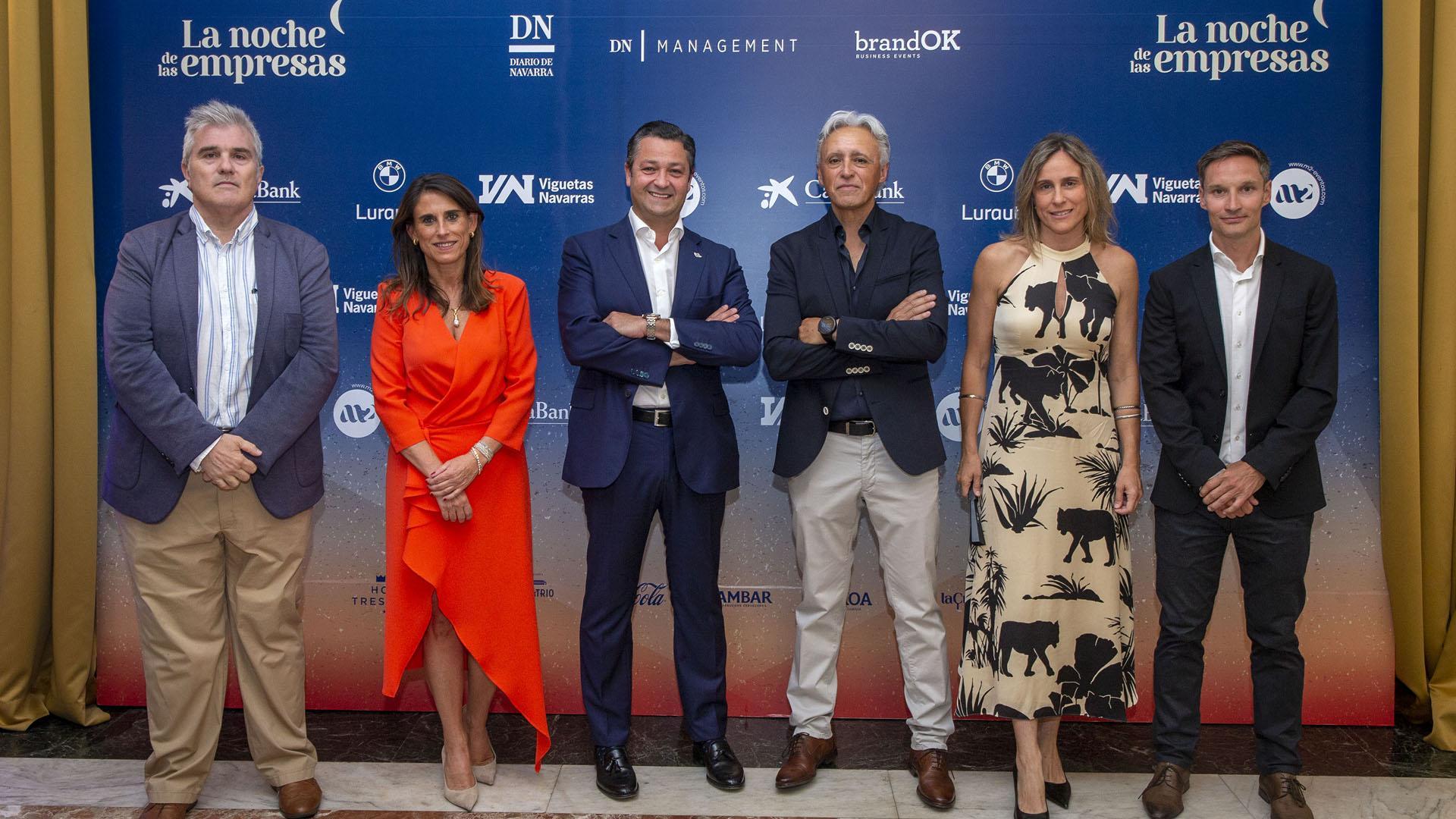 De izquierda a derecha, Tito Navarro (Brandok Business Events), Isabel Moreno (CaixaBank), Luis Miguel García (Larauto), Luis Ilundáin,  (Viguetas Navarra), Alicia Nicolás (Diario de Navarra) y Miguel Sabalza (M2 Eventos)