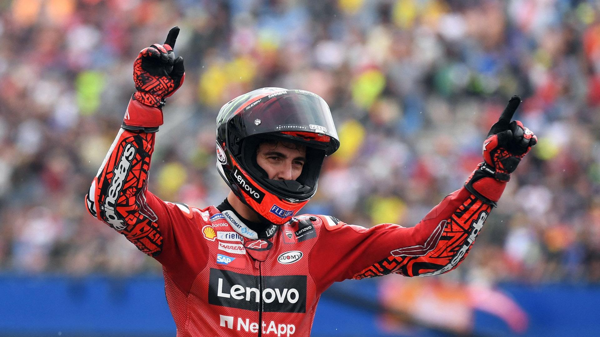 Bagnaia celebra el triunfo en el circuito de Assen